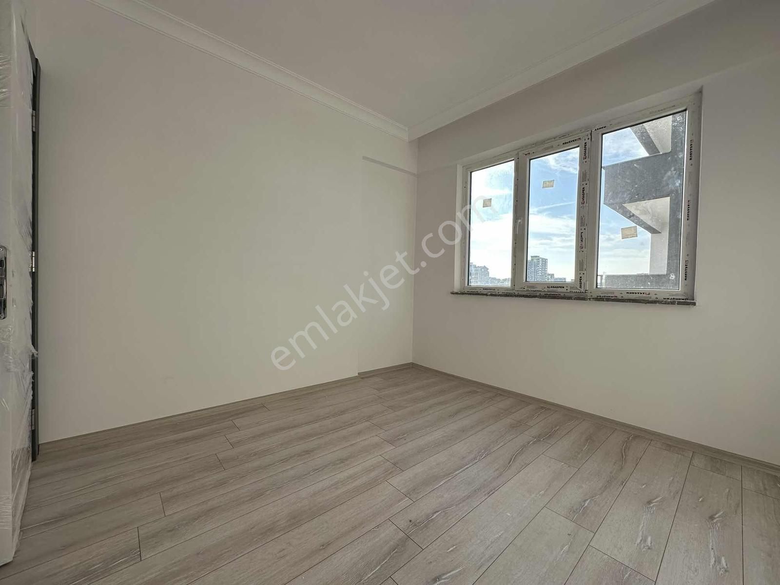 Kayalardan Çamlık Caddesi Üzeri Cambalkonlu 3+1 Sıfır Kiralık - Görsel 17