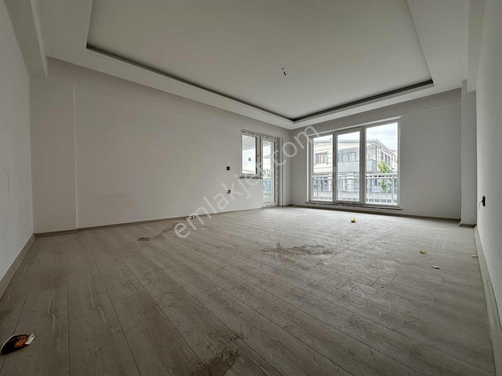 Kayalardan Çamlık Caddesi Üzeri Cambalkonlu 3+1 Sıfır Kiralık - Görsel 15