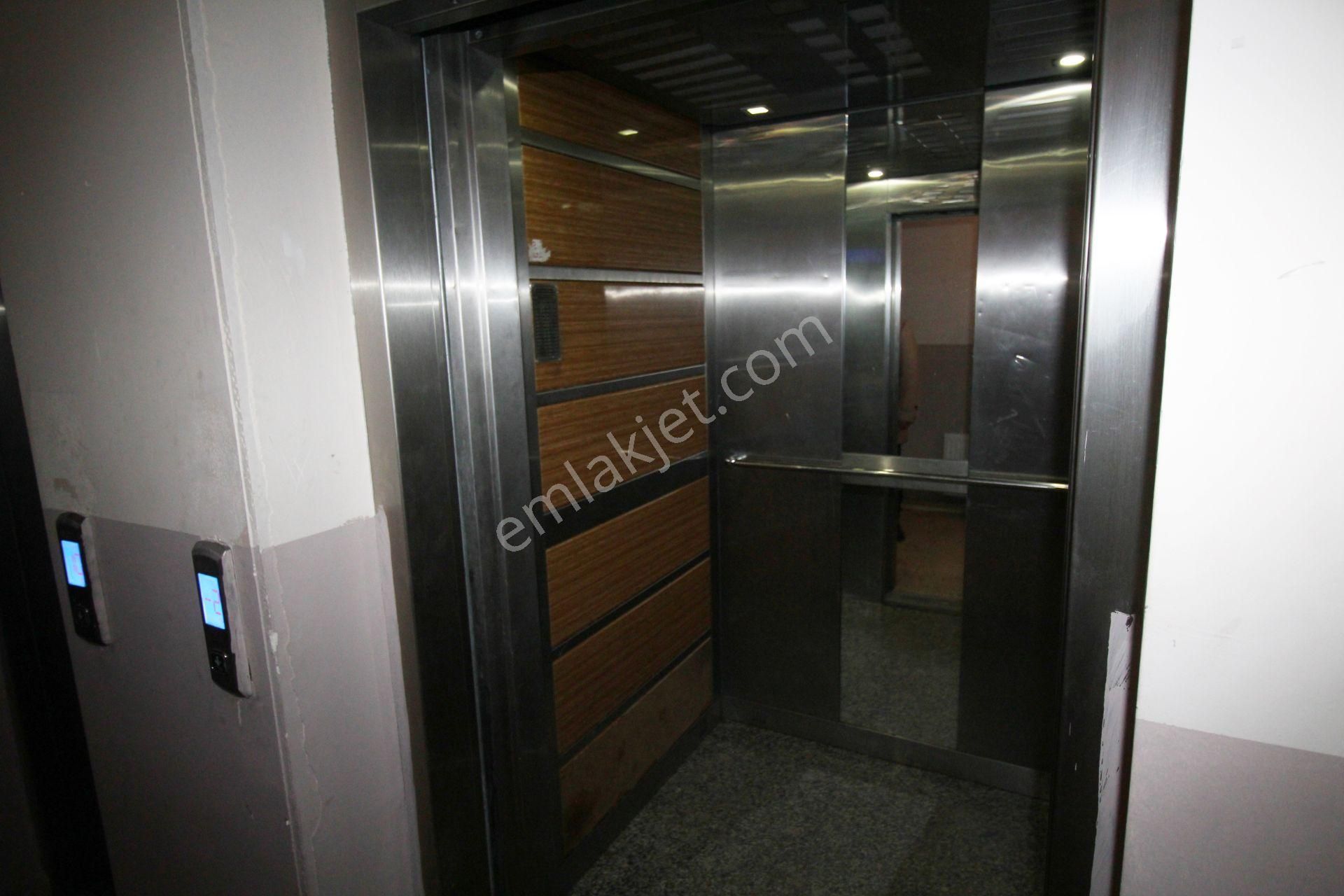 Krc'den Karaağaç Toki Bloklarında Full Eşyalı 2+1 Kiralık Daire - Görsel 12