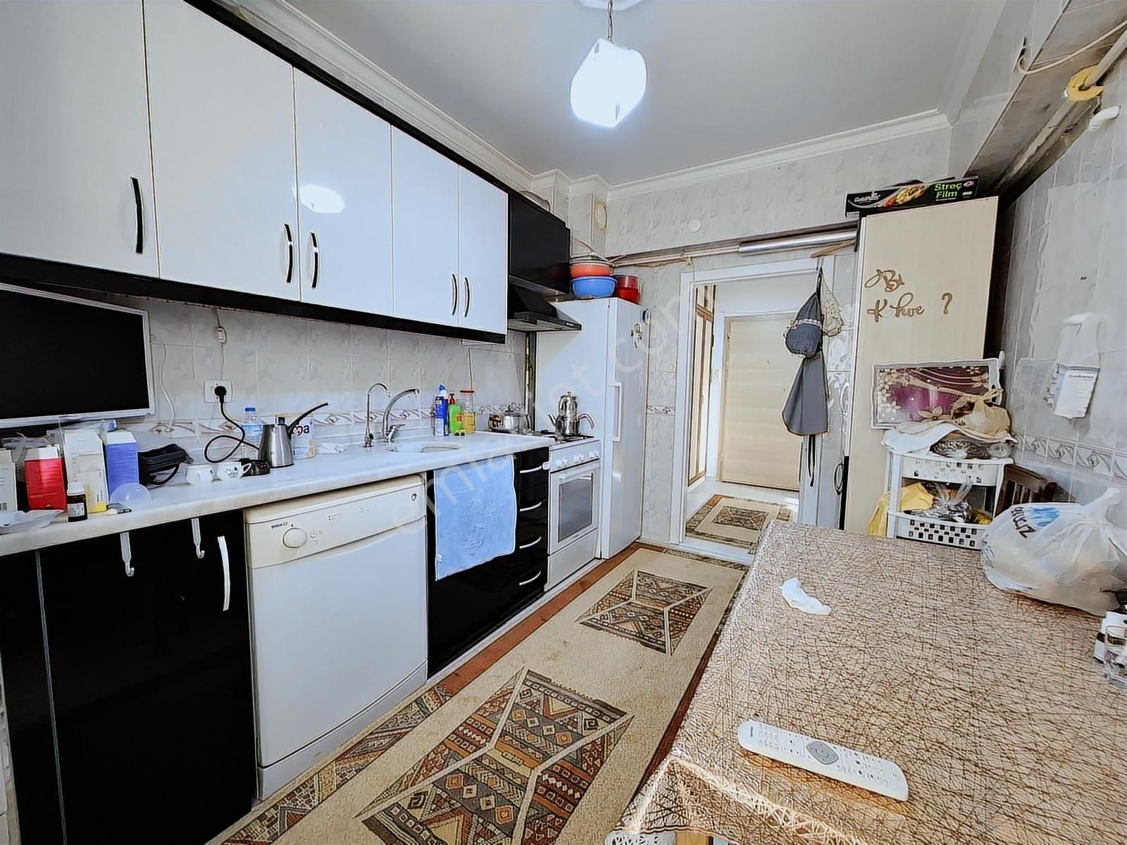 Ayvalıda İçi Yapılı 3+1 Satılık Daire - Görsel 3