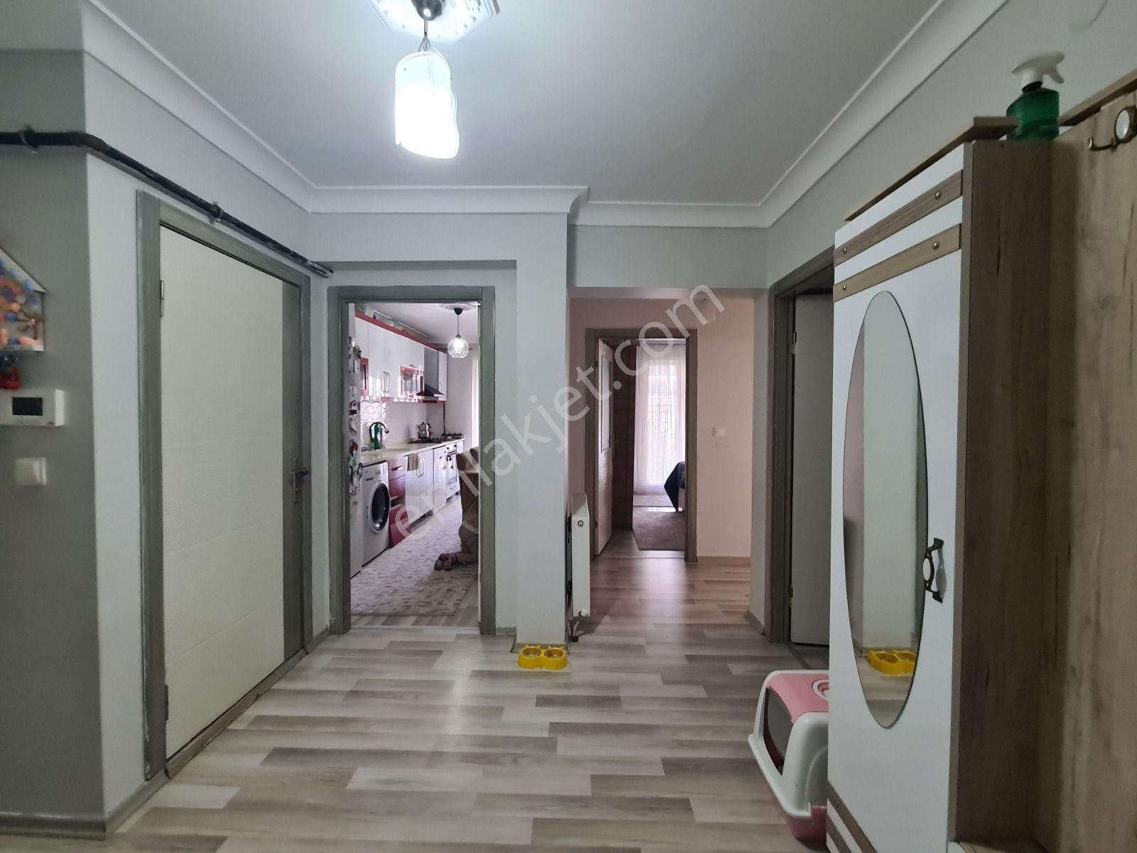 Ş.kubilay Karakeçili Cad. Paraleli Teras Balkonlu Ön Cephe 3+1 - Görsel 18