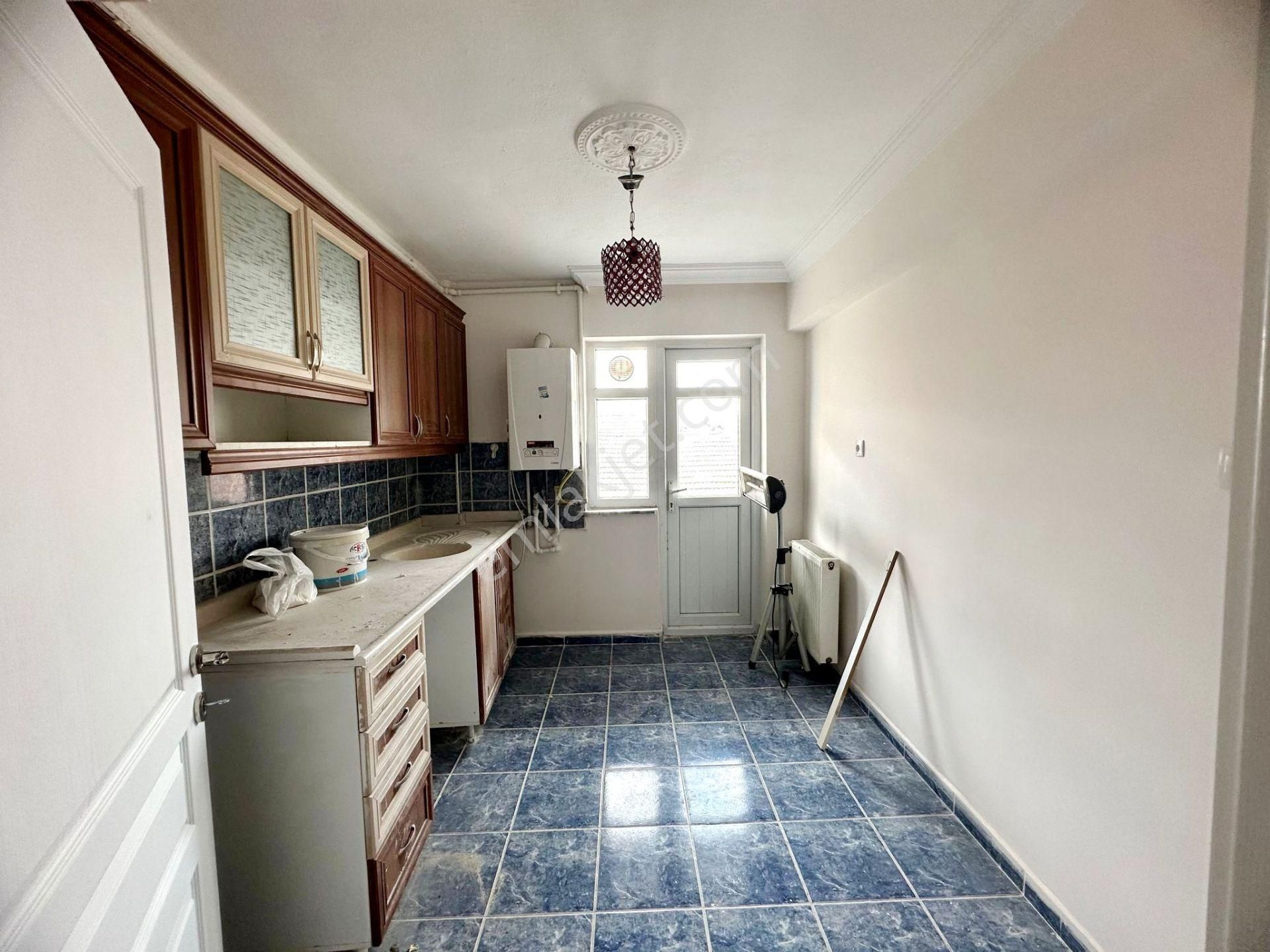 Uzman Emlak'dan İncirli Mh'de Cadde Üzerinde Katta Full Şehir Manzaralı Bağımsız 3+1 - Görsel 9