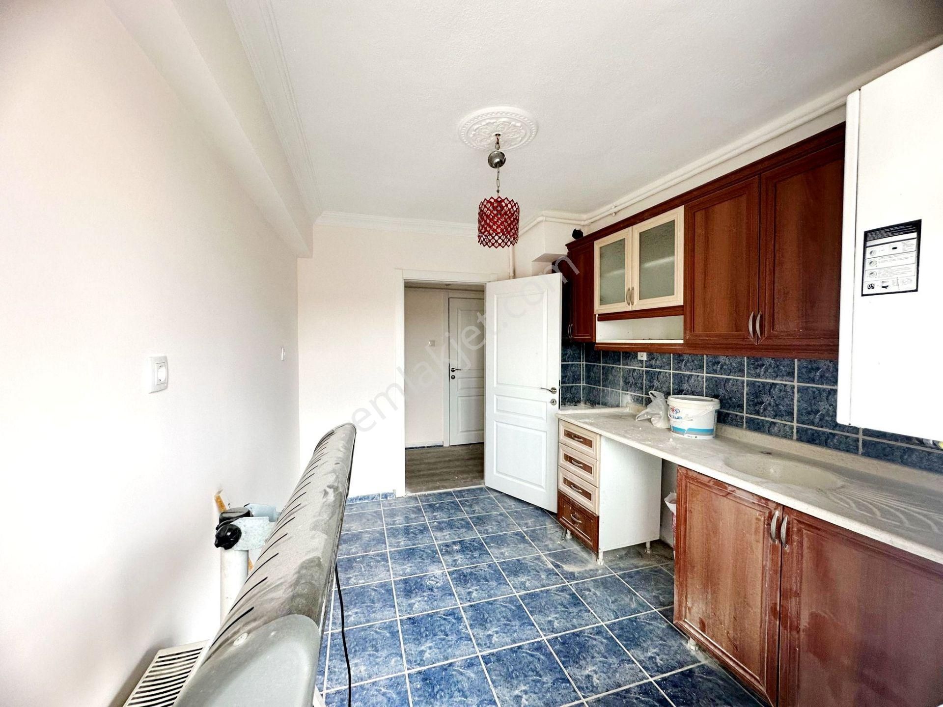 Uzman Emlak'dan İncirli Mh'de Cadde Üzerinde Katta Full Şehir Manzaralı Bağımsız 3+1 - Görsel 10