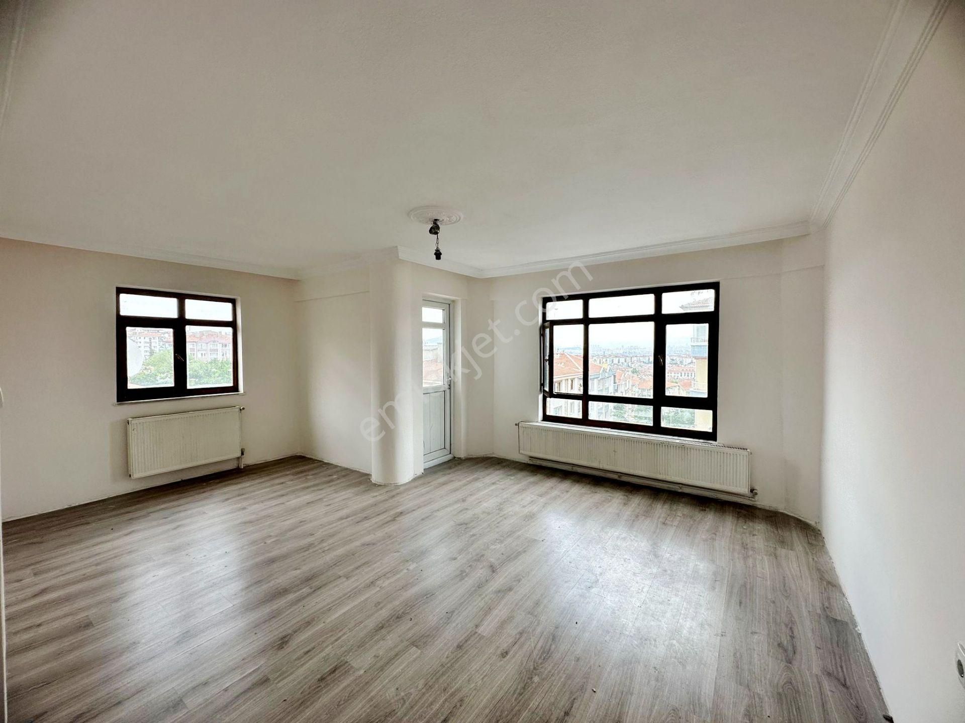 Uzman Emlak'dan İncirli Mh'de Cadde Üzerinde Katta Full Şehir Manzaralı Bağımsız 3+1 - Görsel 2