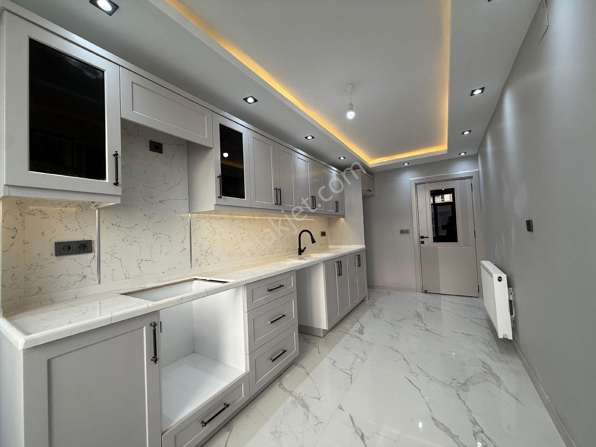 Güzelyalı Polisevi Civarı Ful Yapılı 6/2.katı Gbk Cephe