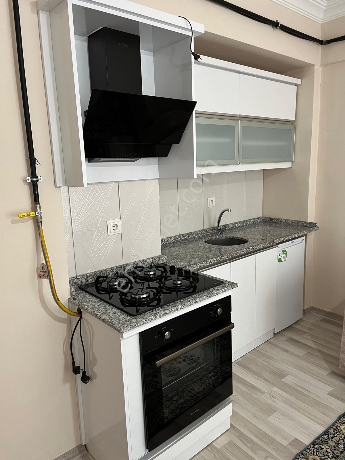 Fiyatt Düştü! Çarşı Merkezde Full Eşyalı Satılık Masrafsız Daire - Görsel 9