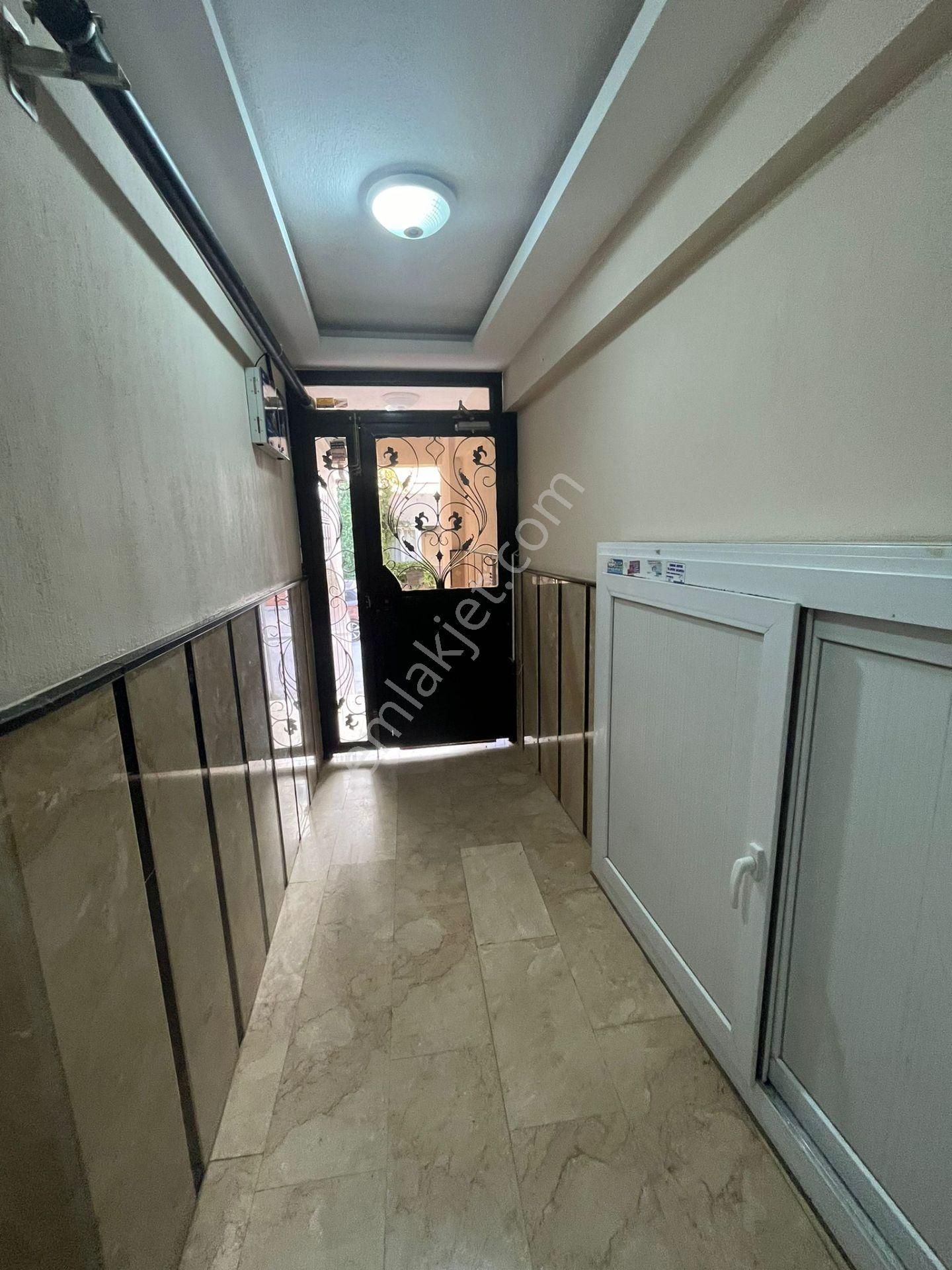 Buca Şirinyer Merkez Yakını Onat Caddesi Yanı 2+1 85m2 Dgazlı Arakat Balkonlu Kiralık Daire - Görsel 18