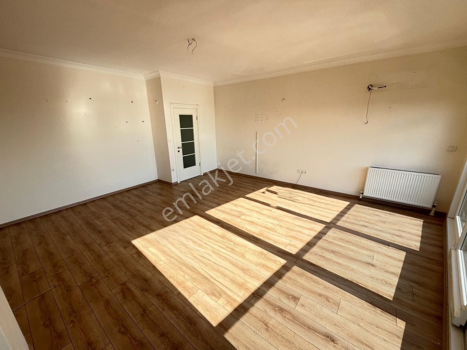 Tamiş'den Bostancı Sahil'de İlk Sırada Deniz Manzaralı 2.kat 3+1 - Görsel 24