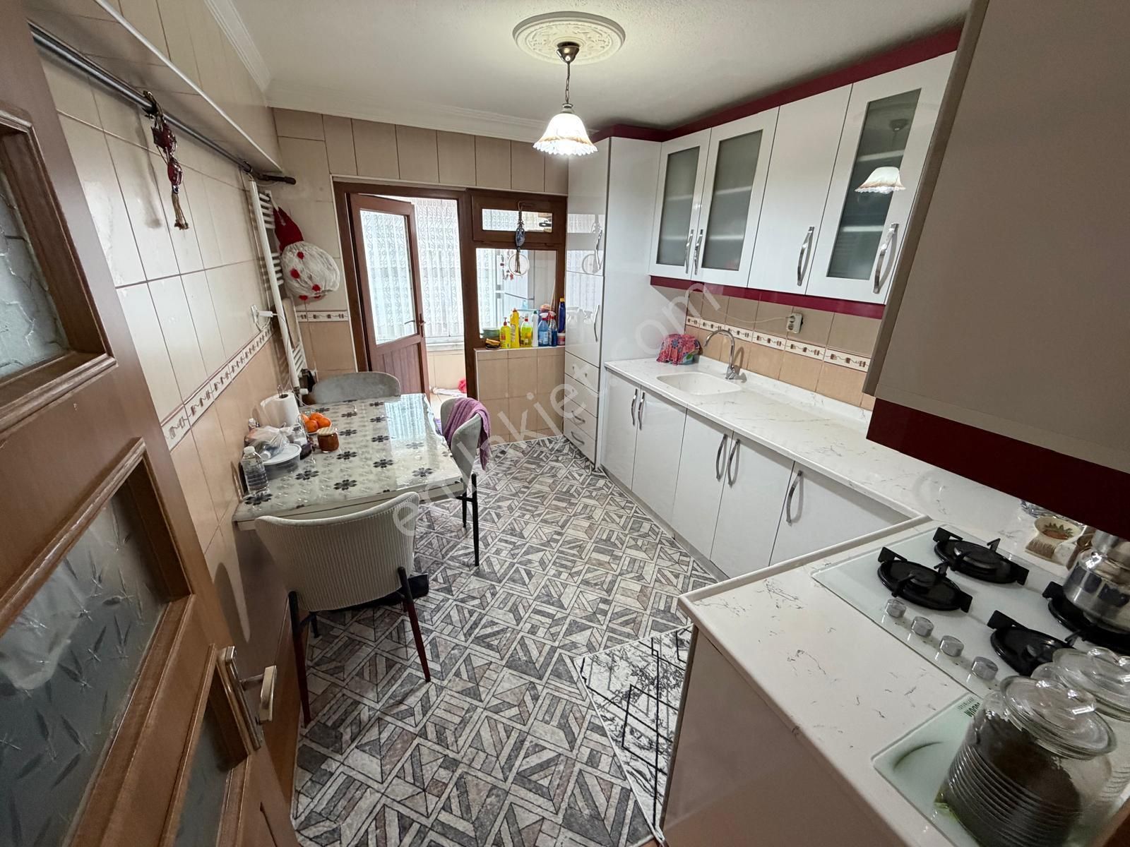 Koza Emlak'tan Tandoğan Mahalesinde 5+2 Full Yapılı 15 Yıllık Kapalı Teras Dairee