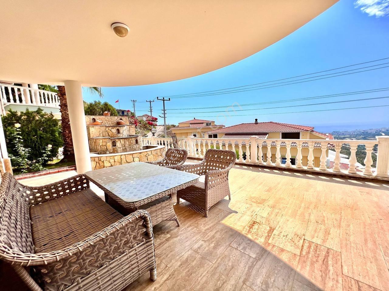 Kargıcakta Kale Ve Deniz Manzaralı, Havuzlu, Bahçeli Lüks Villa - Görsel 35