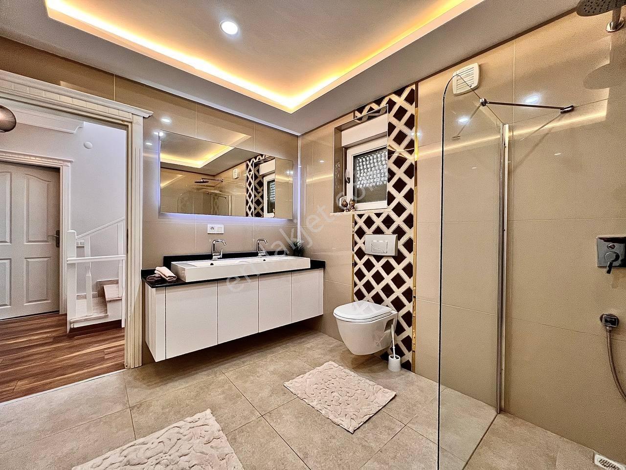 Kargıcakta Kale Ve Deniz Manzaralı, Havuzlu, Bahçeli Lüks Villa - Görsel 33