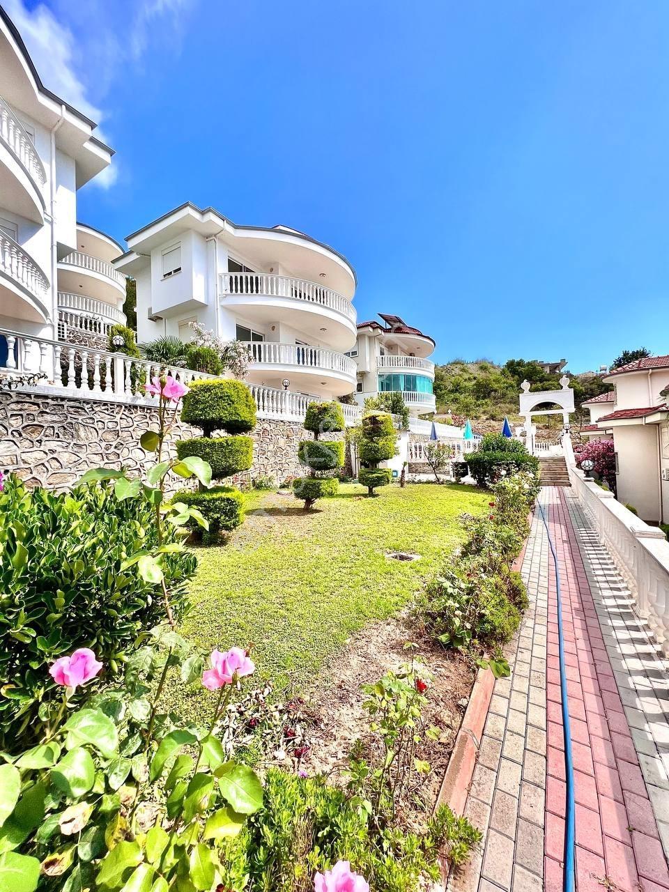 Kargıcakta Kale Ve Deniz Manzaralı, Havuzlu, Bahçeli Lüks Villa - Görsel 9