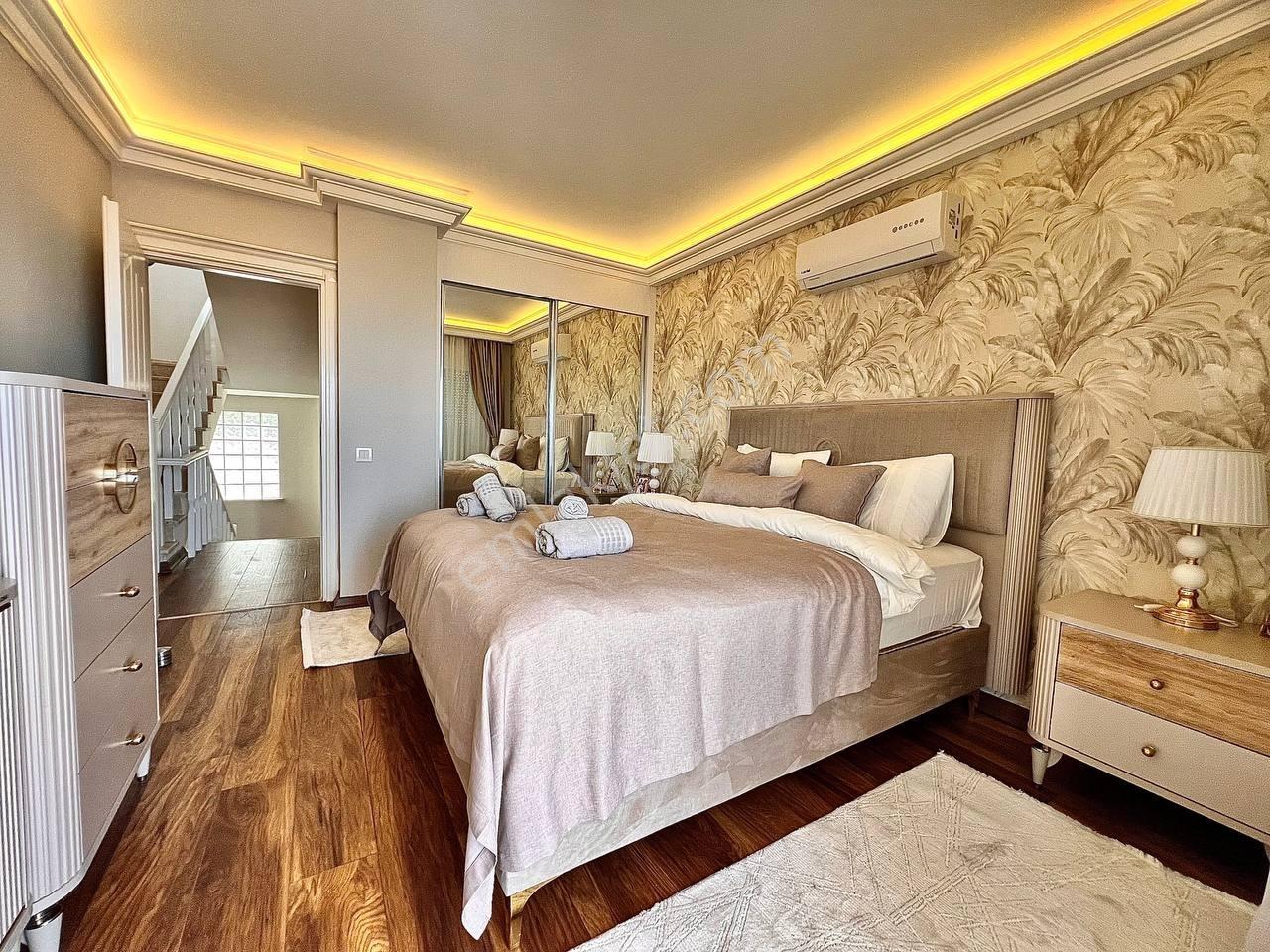 Kargıcakta Kale Ve Deniz Manzaralı, Havuzlu, Bahçeli Lüks Villa - Görsel 11