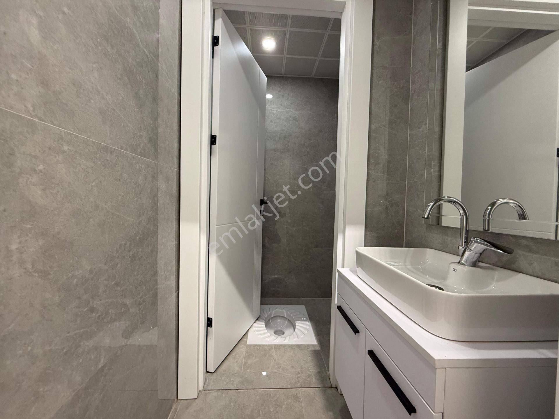 Pursaklar Mehmet Zengin Emlak'tan Teras Balkonlu Kapalı Otoparklı Lüks Sitede 2.kat 3+1 Sıfır Daire - Görsel 35