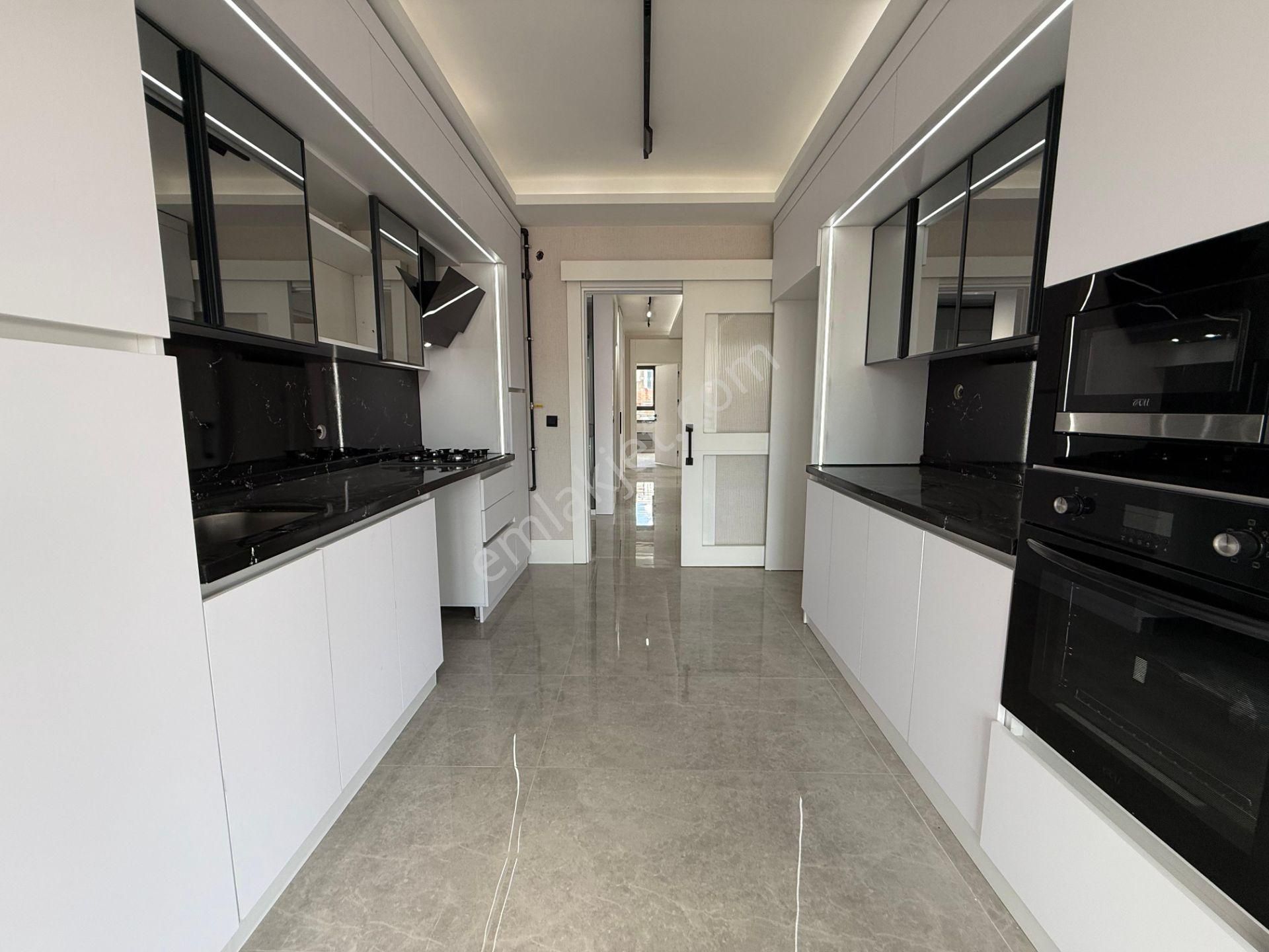 Pursaklar Mehmet Zengin Emlak'tan Teras Balkonlu Kapalı Otoparklı Lüks Sitede 2.kat 3+1 Sıfır Daire - Görsel 4