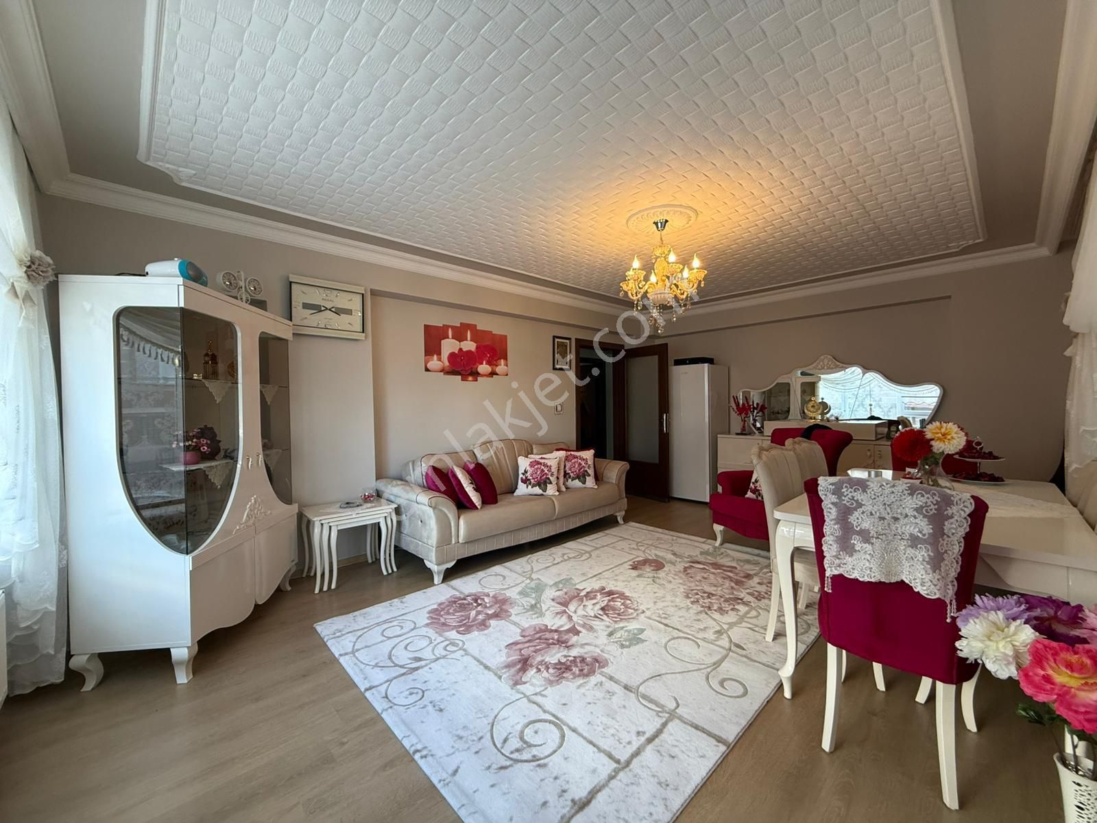 Kariyer'den Ovacık Yakını 3+1 Çift Banyolu 3 Balkonlu Kök Tapu - Görsel 6