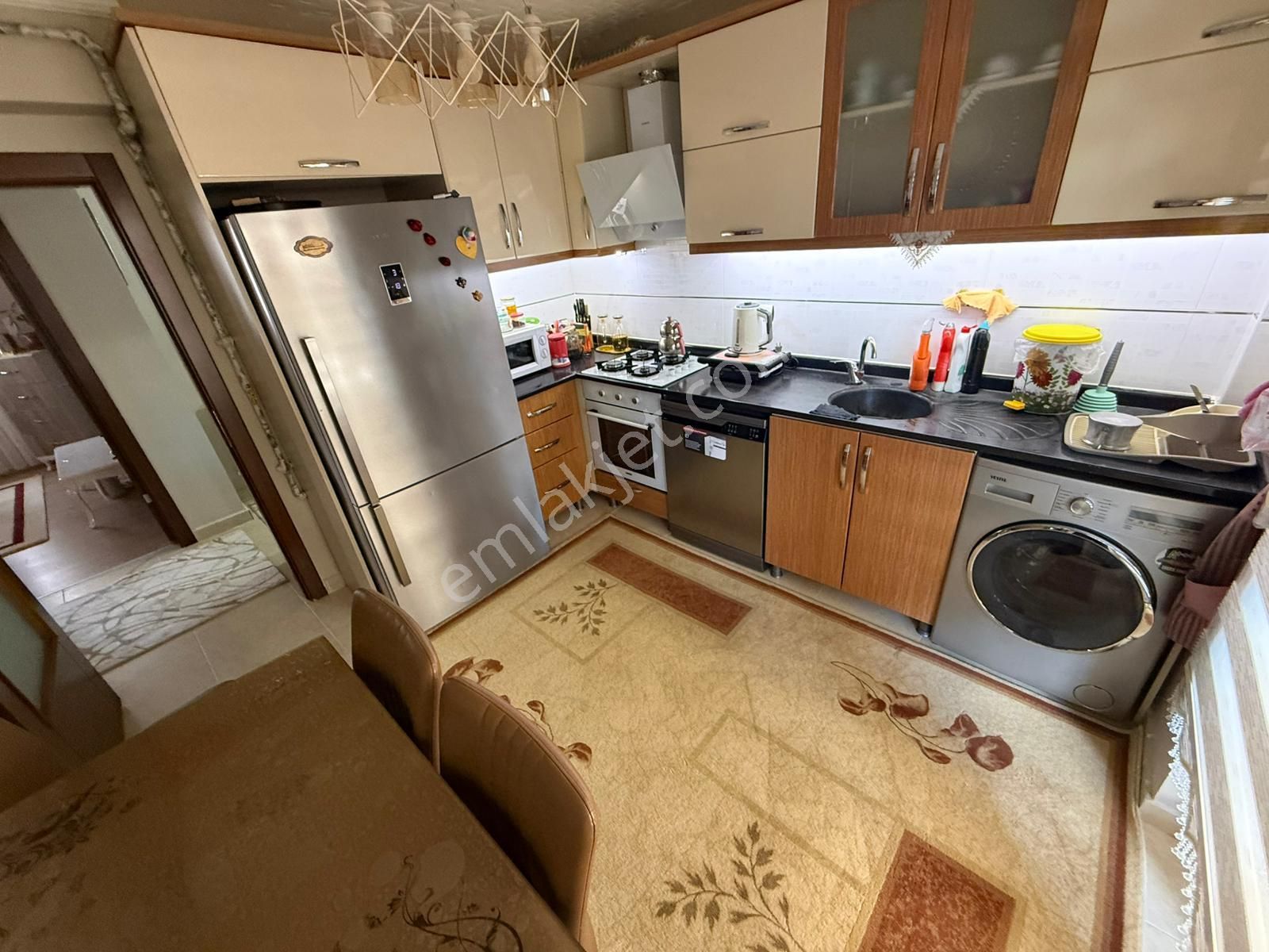 Kariyer'den Ovacık Yakını 3+1 Çift Banyolu 3 Balkonlu Kök Tapu - Görsel 3