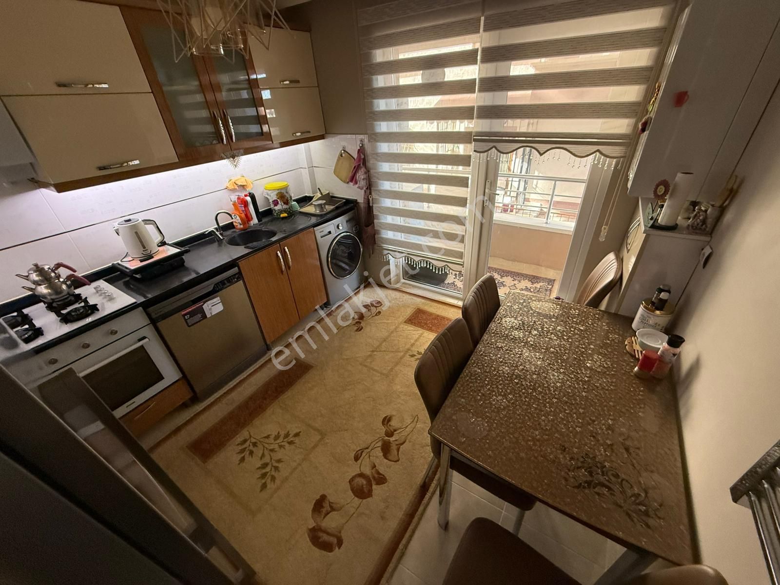 Kariyer'den Ovacık Yakını 3+1 Çift Banyolu 3 Balkonlu Kök Tapu - Görsel 2