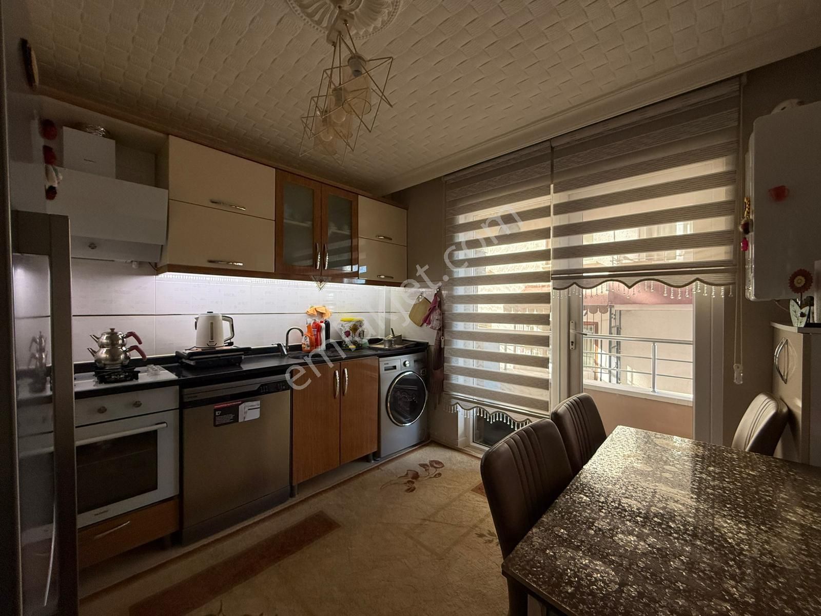 Kariyer'den Ovacık Yakını 3+1 Çift Banyolu 3 Balkonlu Kök Tapu - Görsel 4