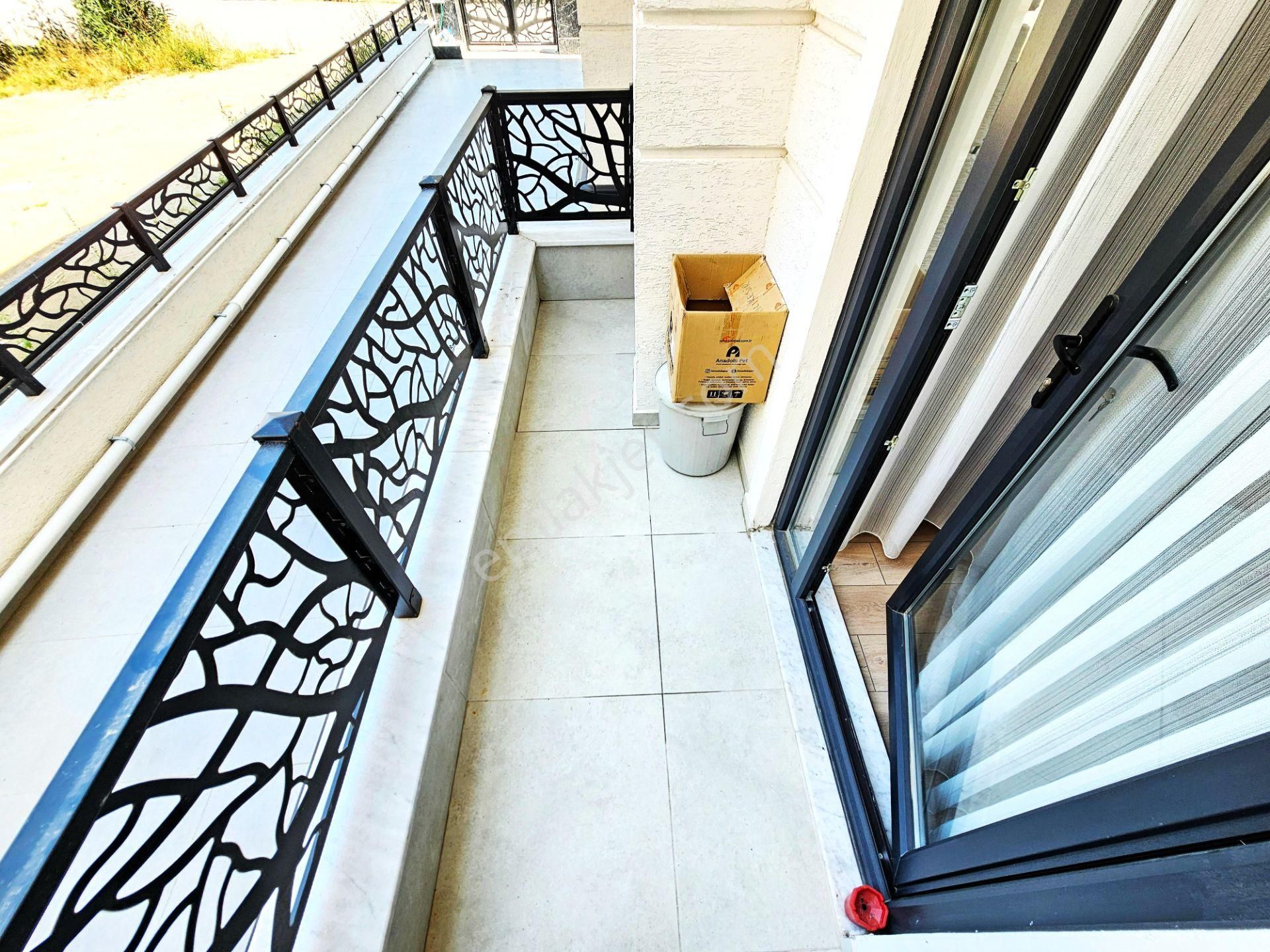 Akçay'da Aygülden Denize 300 Mt Ön Cephe Ful Sıfır Lüks Eşyalı Geniş Çift Balkonlu 1+1 Satılık Daire - Görsel 32