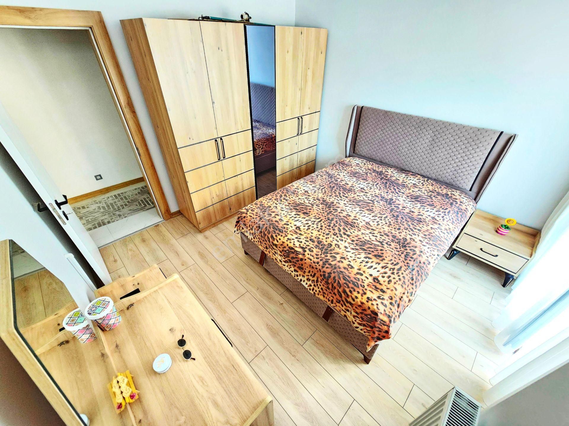 Akçay'da Aygülden Denize 300 Mt Ön Cephe Ful Sıfır Lüks Eşyalı Geniş Çift Balkonlu 1+1 Satılık Daire - Görsel 17