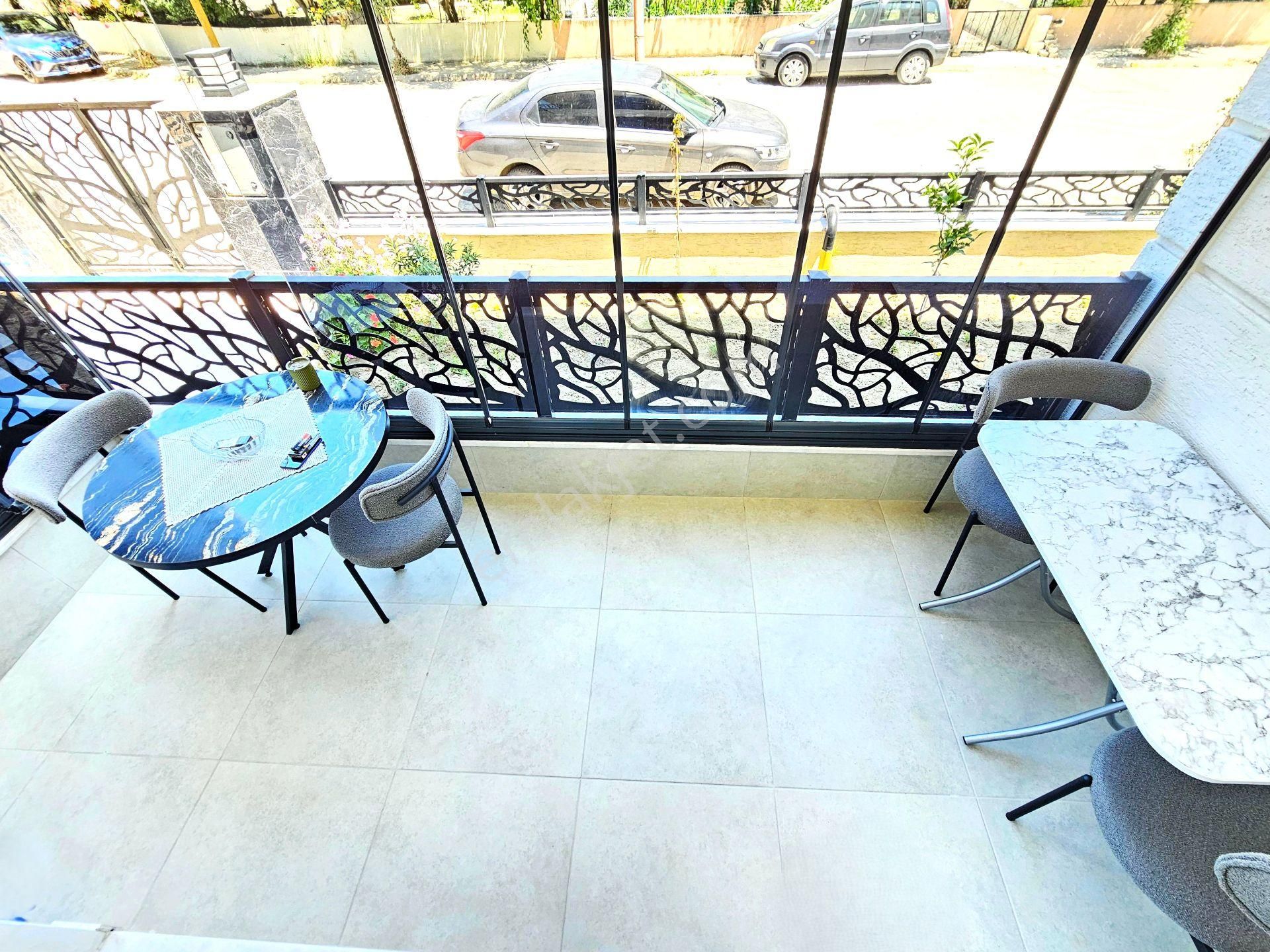 Akçay'da Aygülden Denize 300 Mt Ön Cephe Ful Sıfır Lüks Eşyalı Geniş Çift Balkonlu 1+1 Satılık Daire - Görsel 27