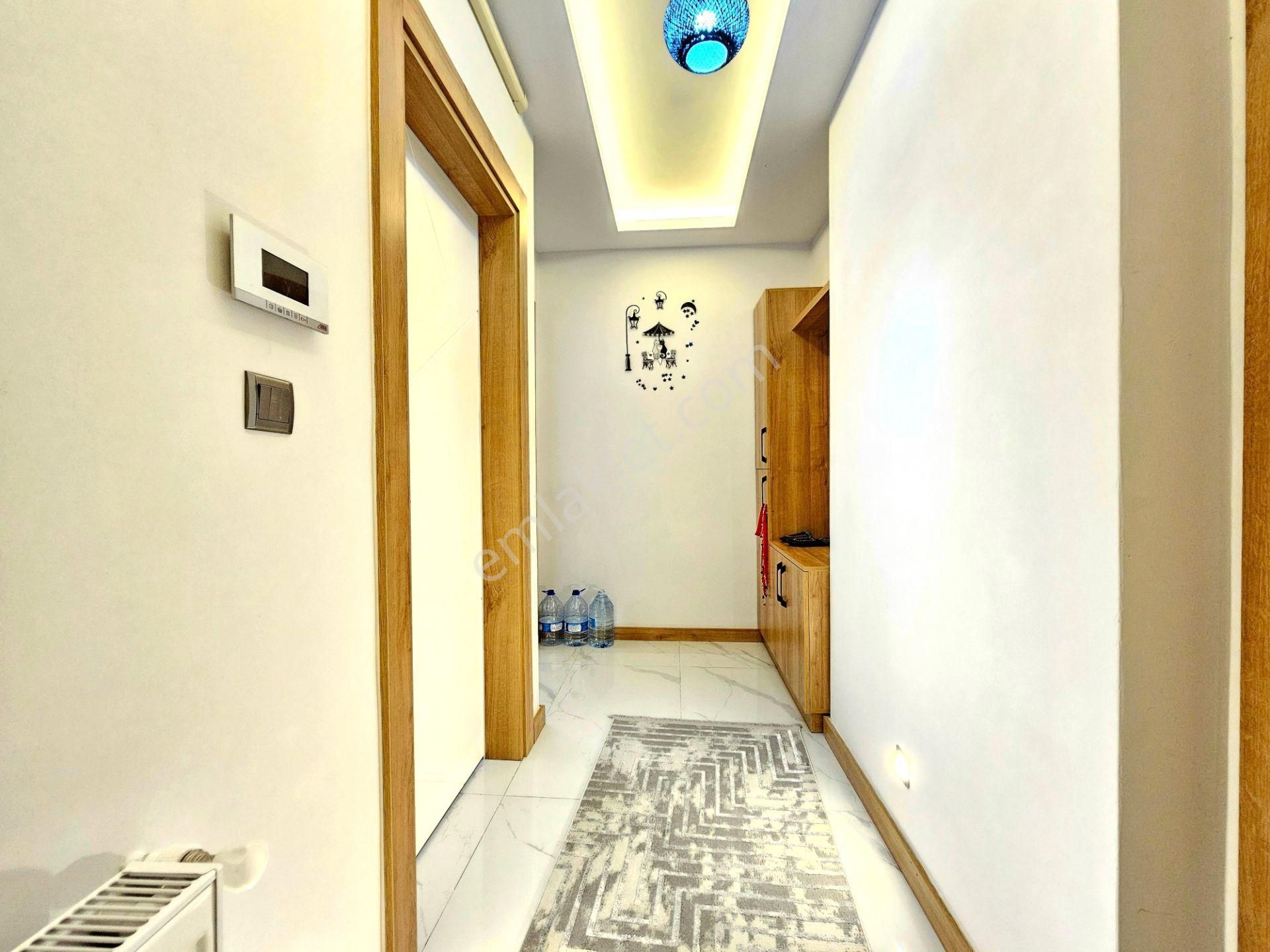 Akçay'da Aygülden Denize 300 Mt Ön Cephe Ful Sıfır Lüks Eşyalı Geniş Çift Balkonlu 1+1 Satılık Daire - Görsel 21
