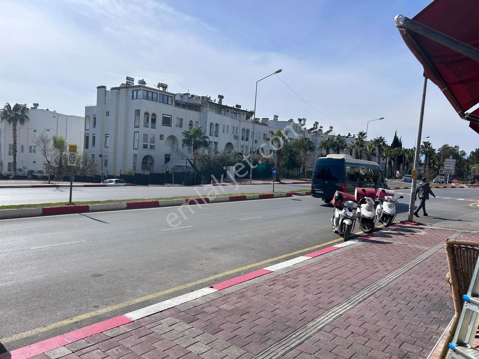 Acill Son Bir Hafta Güzeloba Devren Yapı Market Ve 1+1 Daire - Görsel 32