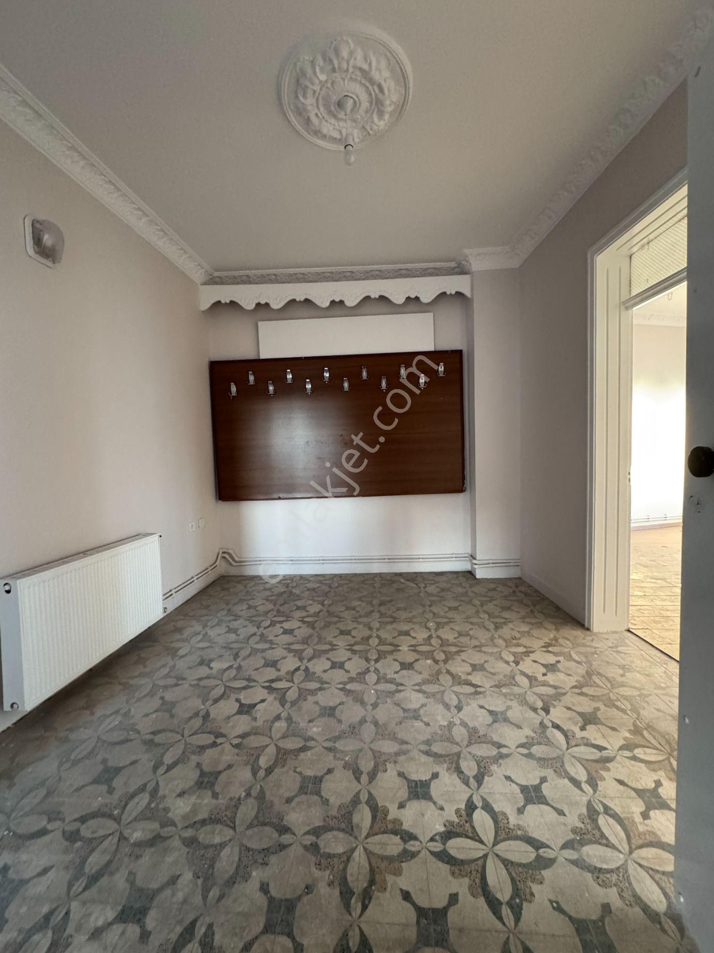 Babil Emlaktan Kiralık Şehir İçinde Cadde Üzeri Doğalgazlı Ofis