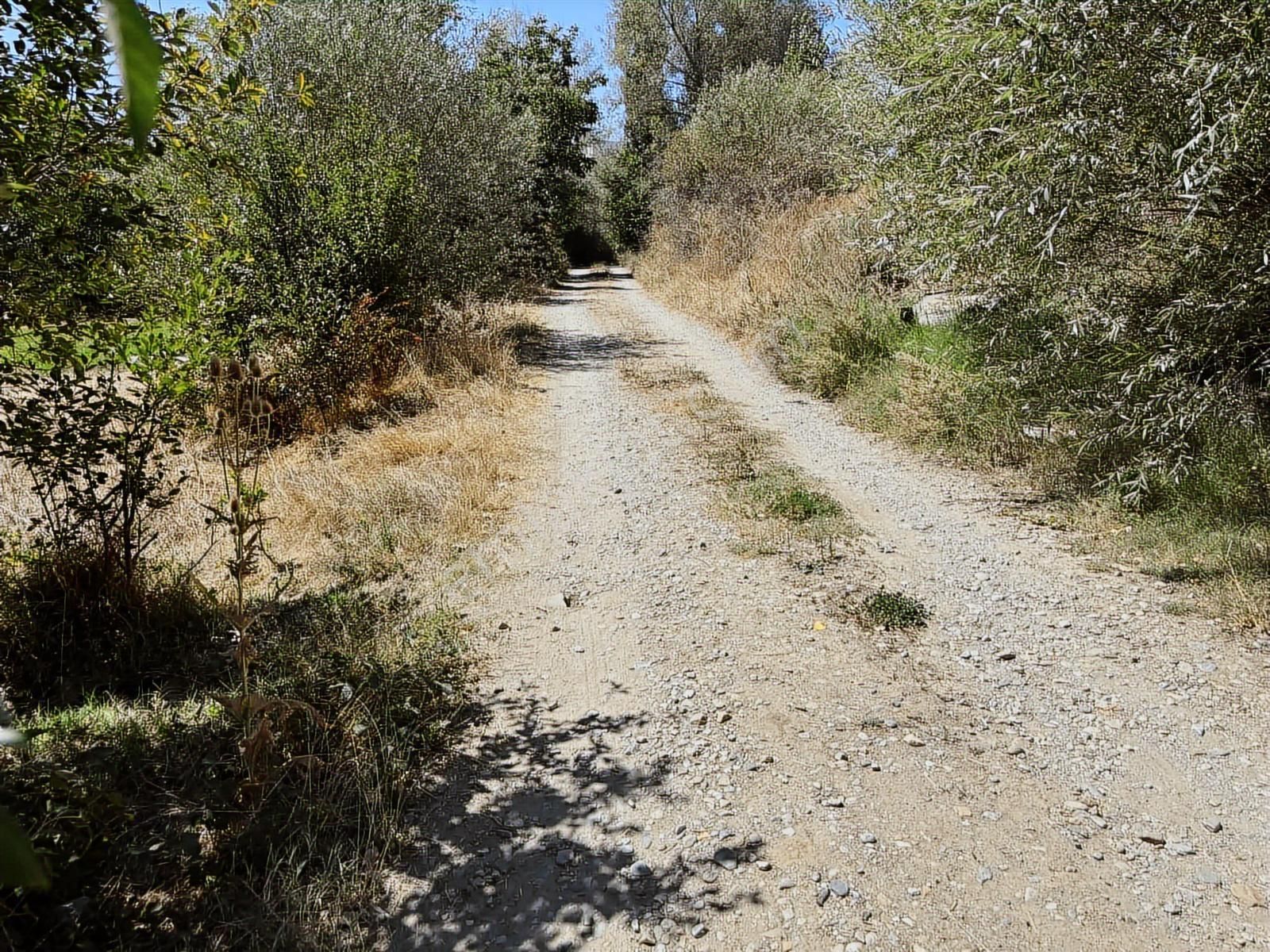 İlçe Merkezinde 2300 Mt Turizim,ticaret İmarlı Arazi.tek Tapu. - Görsel 12