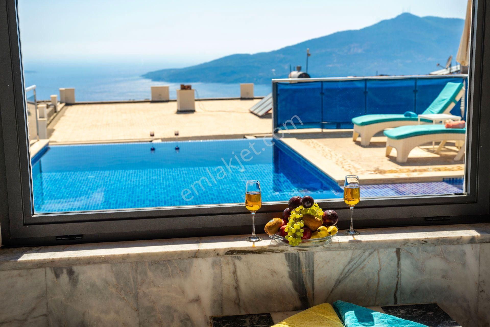Kalkan Mevkiinde Deniz Manzaralı Kiralık Balayı Villası - Görsel 9