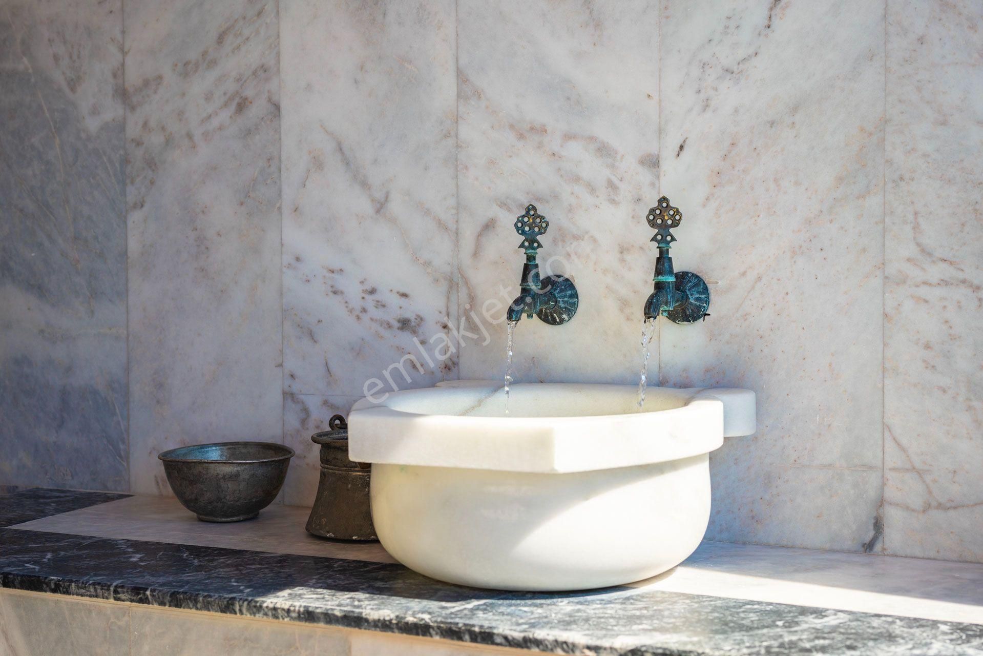 Kalkan Mevkiinde Deniz Manzaralı Kiralık Balayı Villası - Görsel 21