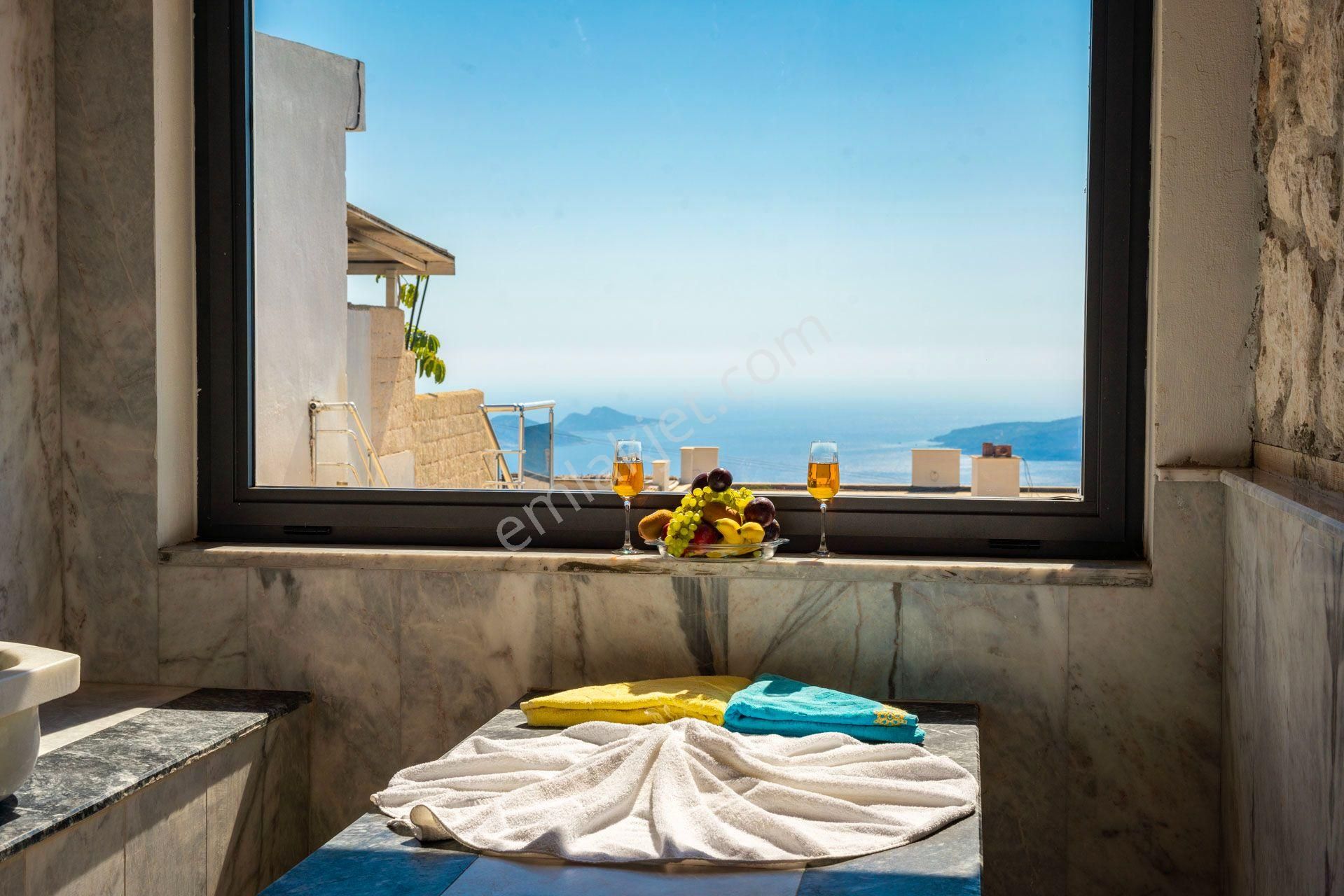 Kalkan Mevkiinde Deniz Manzaralı Kiralık Balayı Villası - Görsel 19