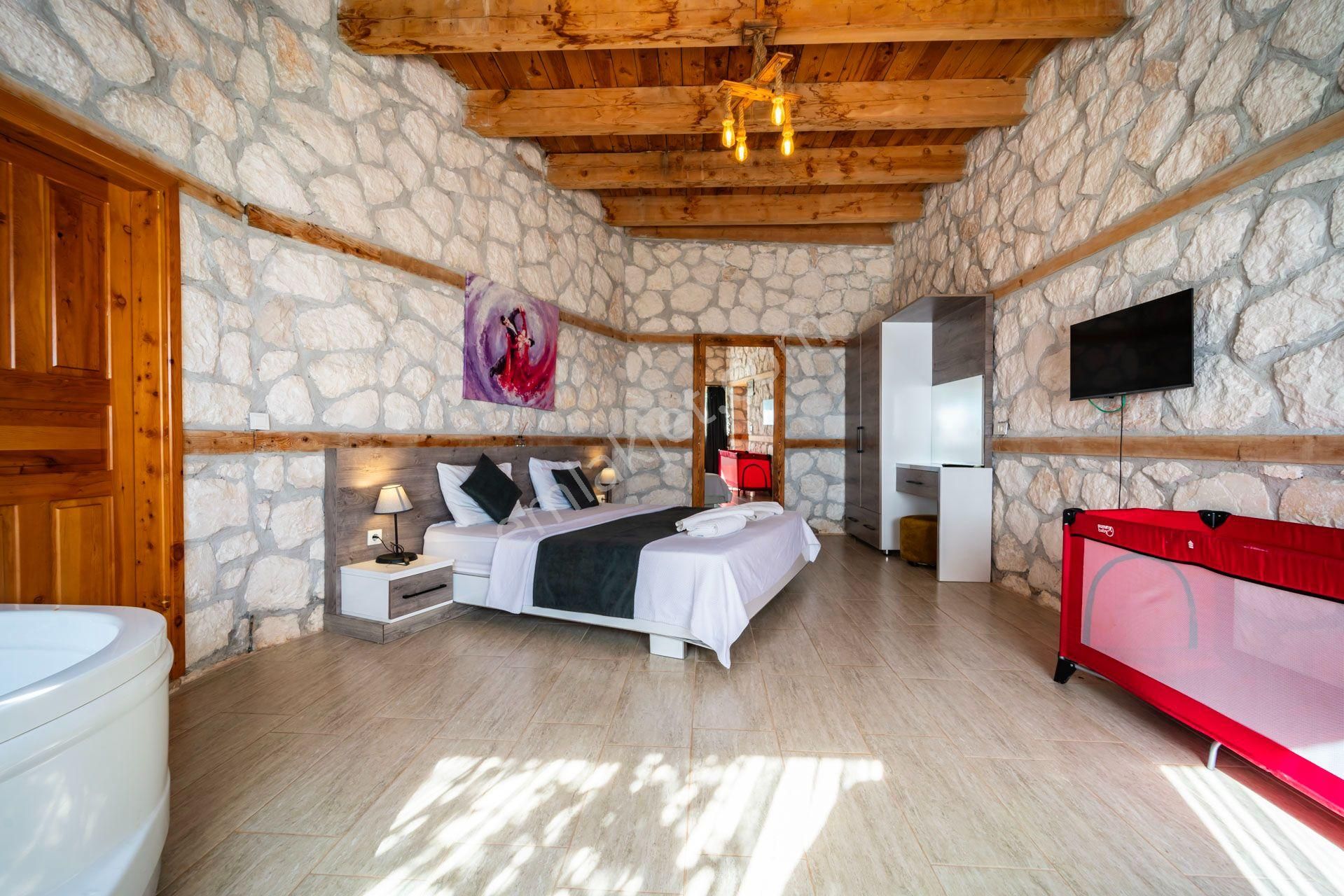 Kalkan Mevkiinde Deniz Manzaralı Kiralık Balayı Villası - Görsel 26