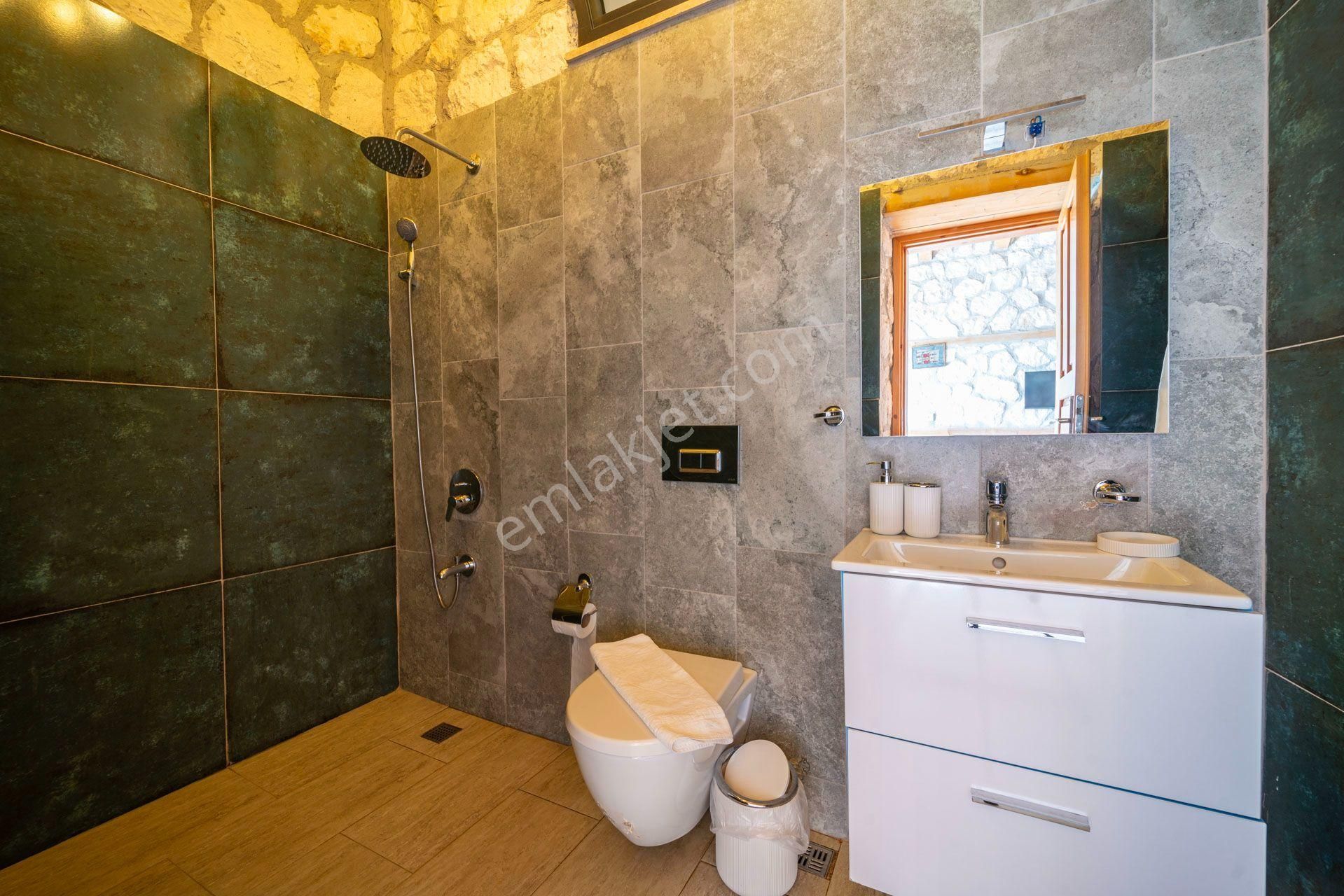 Kalkan Mevkiinde Deniz Manzaralı Kiralık Balayı Villası - Görsel 31