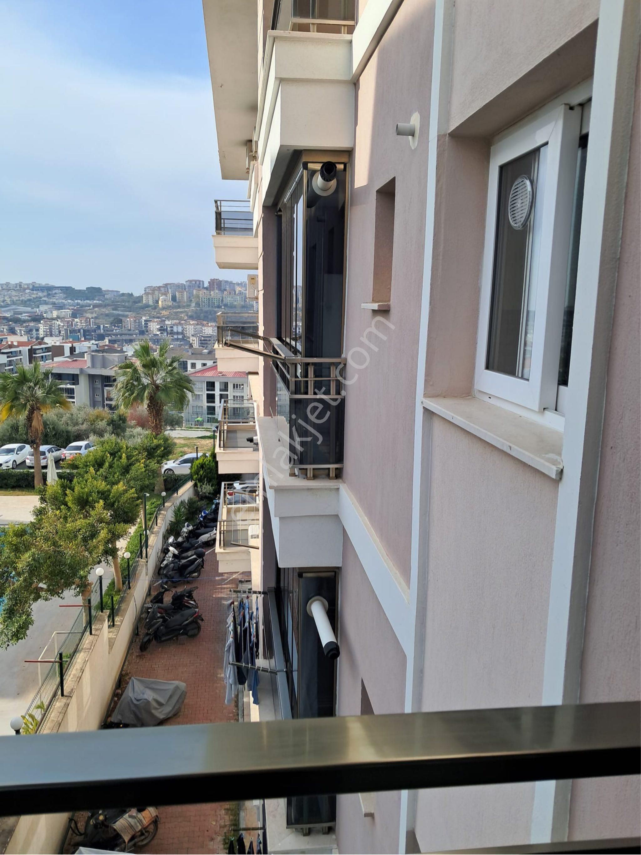 Kuşadası Otogar Arkası'nda Havuzlu Sitede 2+1 Satılık Daire - Görsel 33