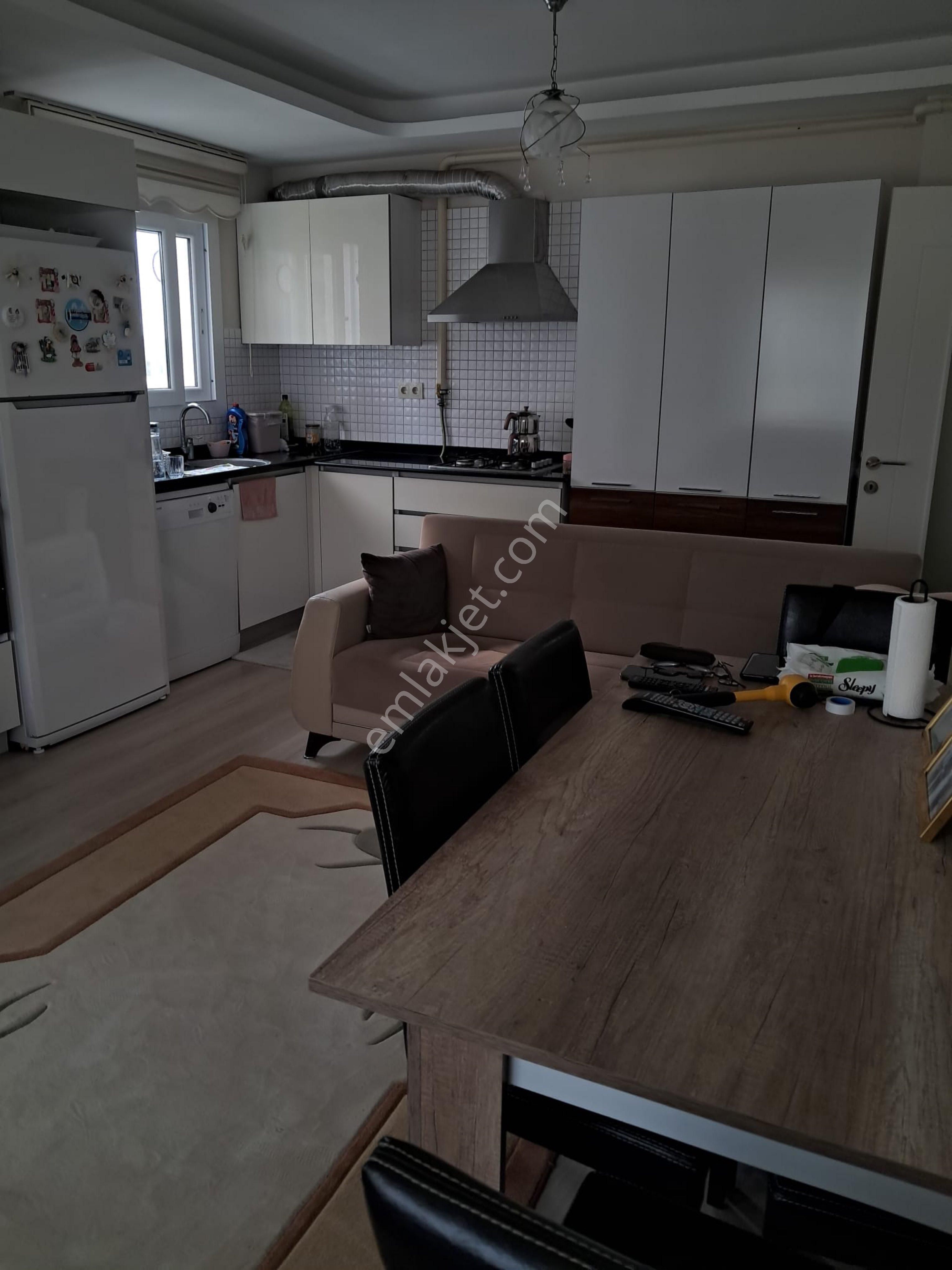 Kuşadası Otogar Arkası'nda Havuzlu Sitede 2+1 Satılık Daire - Görsel 2