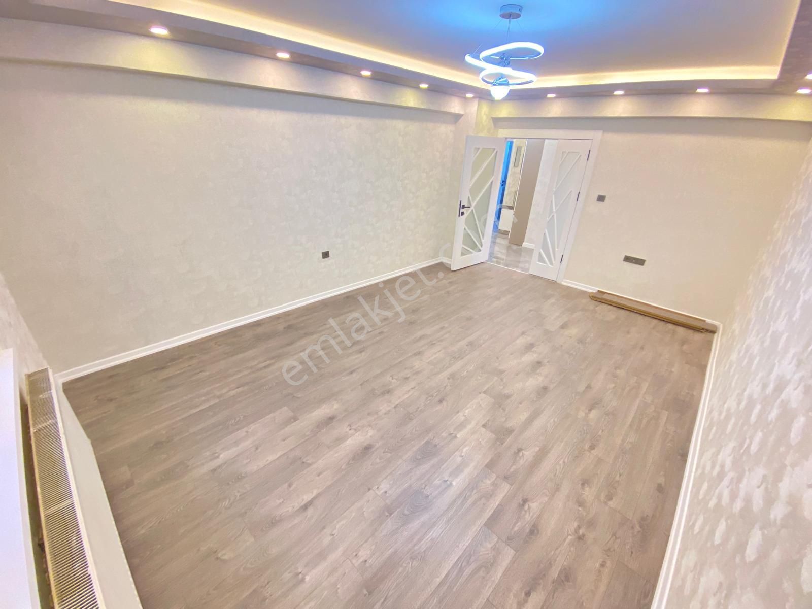 Etimesgut Süvaride 3+1 Full+full Ara Kat Cadde Üzeri Lüks Daire - Görsel 3