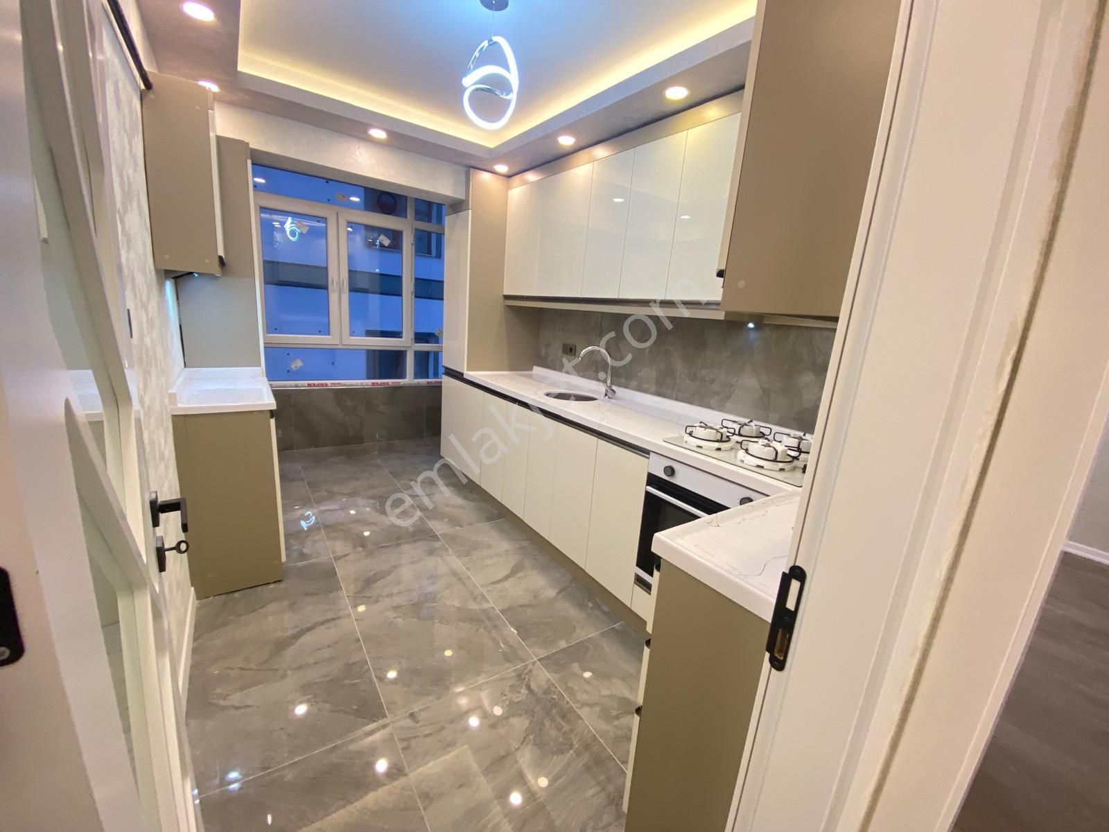 Etimesgut Süvaride 3+1 Full+full Ara Kat Cadde Üzeri Lüks Daire - Görsel 4