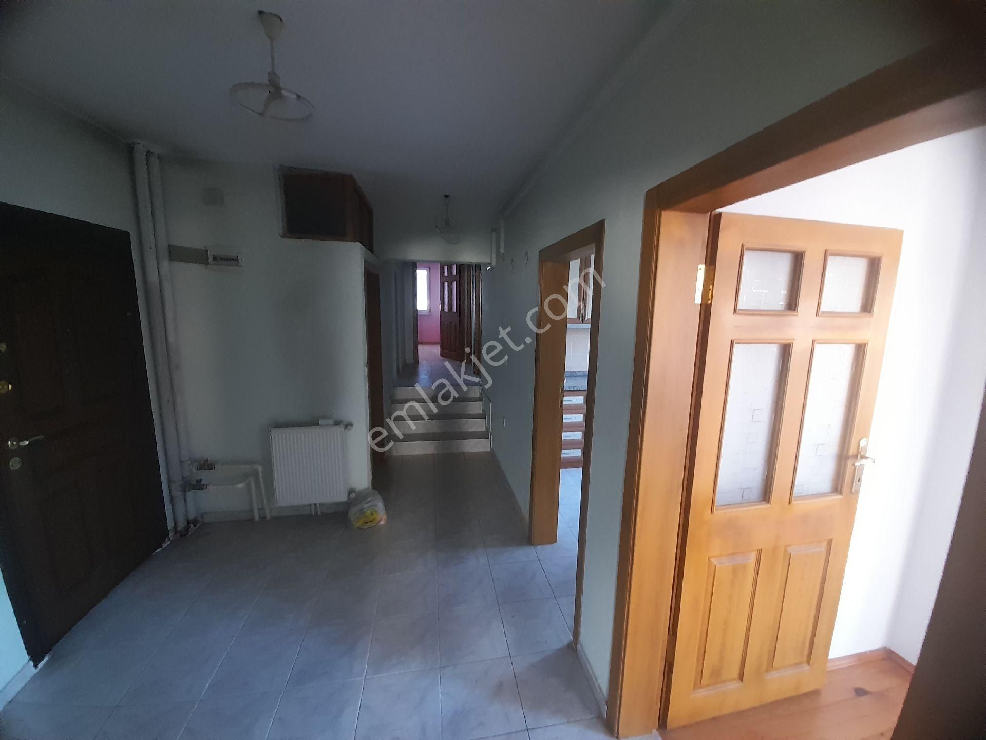 Bulancak Satılık Sitede 2.kat,130m2, 3+1 Daire - Görsel 5