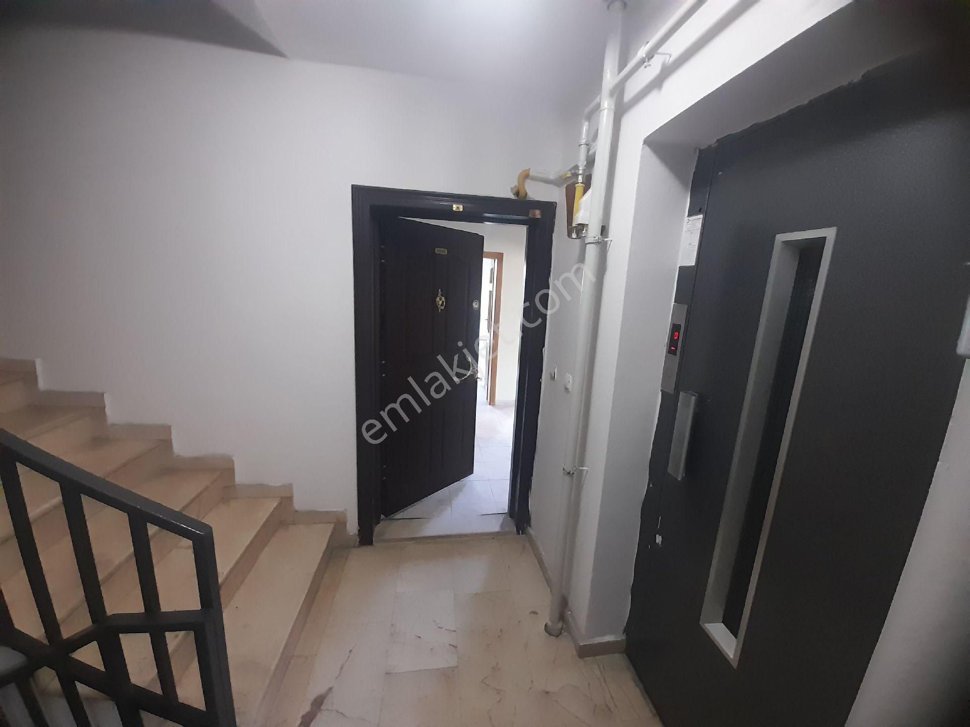 Bulancak Satılık Sitede 2.kat,130m2, 3+1 Daire - Görsel 3