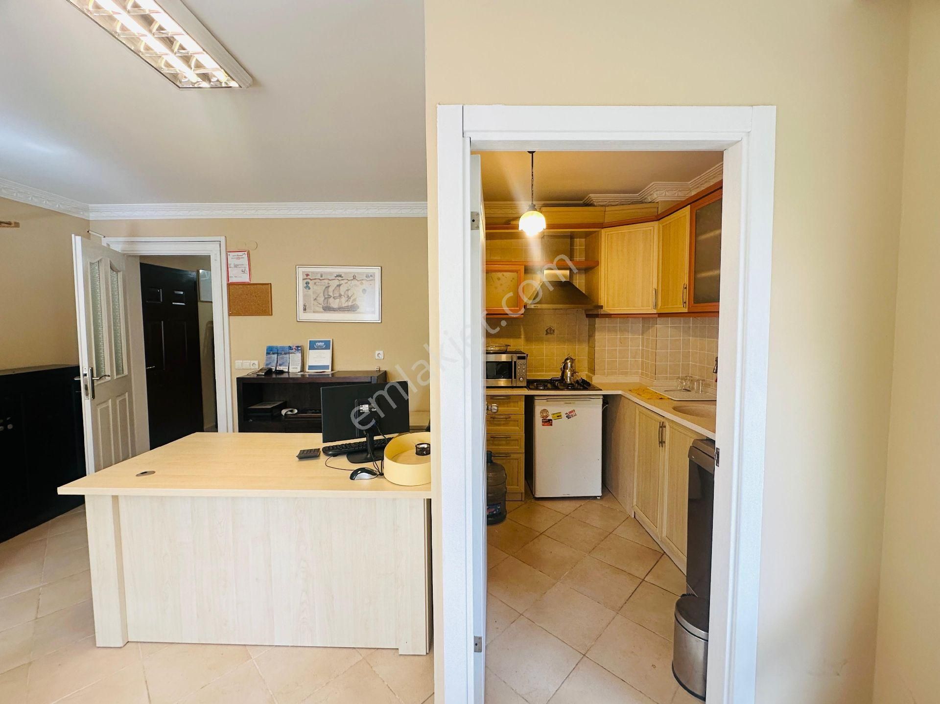 Kuşadası Marinada Sahile 150 Mt Yürüme Mesafesinde Satılık 2 - Görsel 9