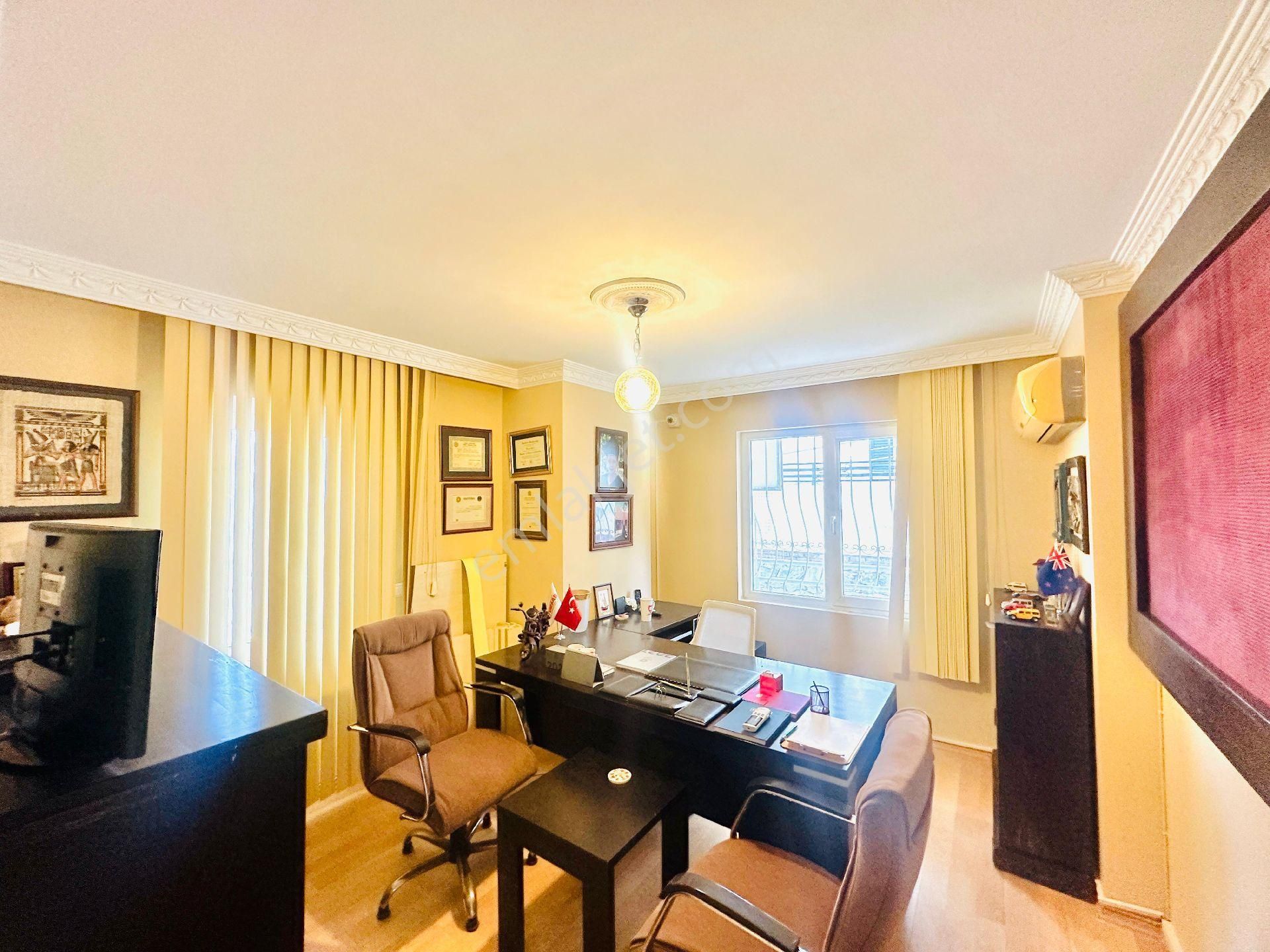 Kuşadası Marinada Sahile 150 Mt Yürüme Mesafesinde Satılık 2 - Görsel 13