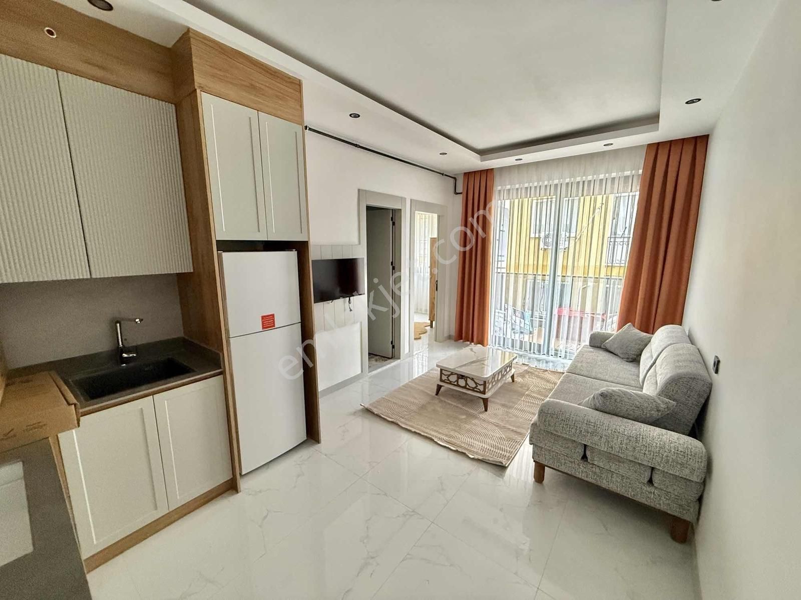 Kınıklı'da Sıfır Bina'da Sıfır Eşyalı Balkonlu 1+1 Apartlar