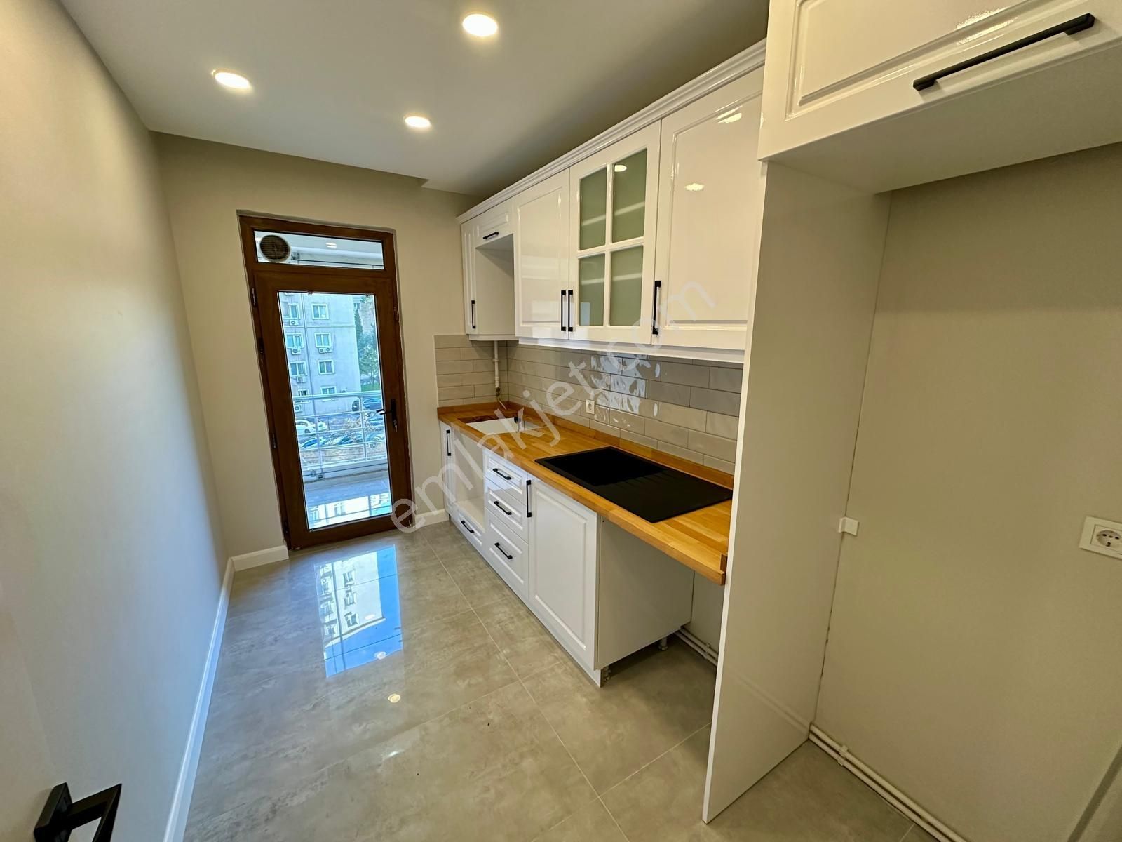 Kozyatağı Selimoğlu Sitesinde 7-24 Güvenlik Havuzlu 90m²net 3+1 - Görsel 28