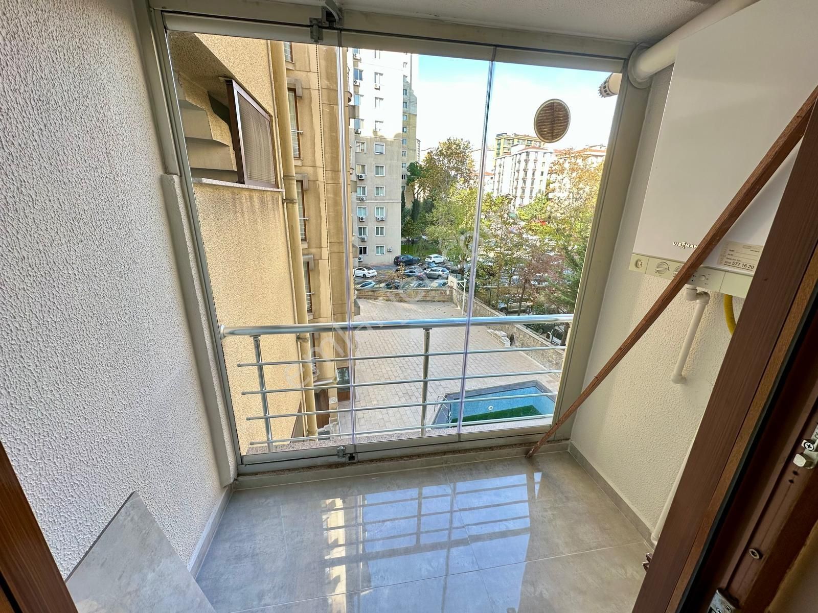 Kozyatağı Selimoğlu Sitesinde 7-24 Güvenlik Havuzlu 90m²net 3+1 - Görsel 12