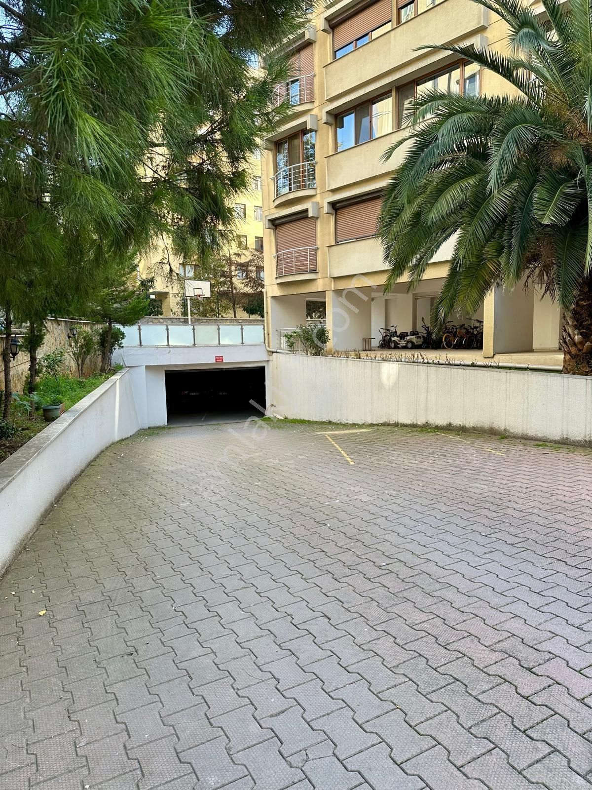 Kozyatağı Selimoğlu Sitesinde 7-24 Güvenlik Havuzlu 90m²net 3+1 - Görsel 16