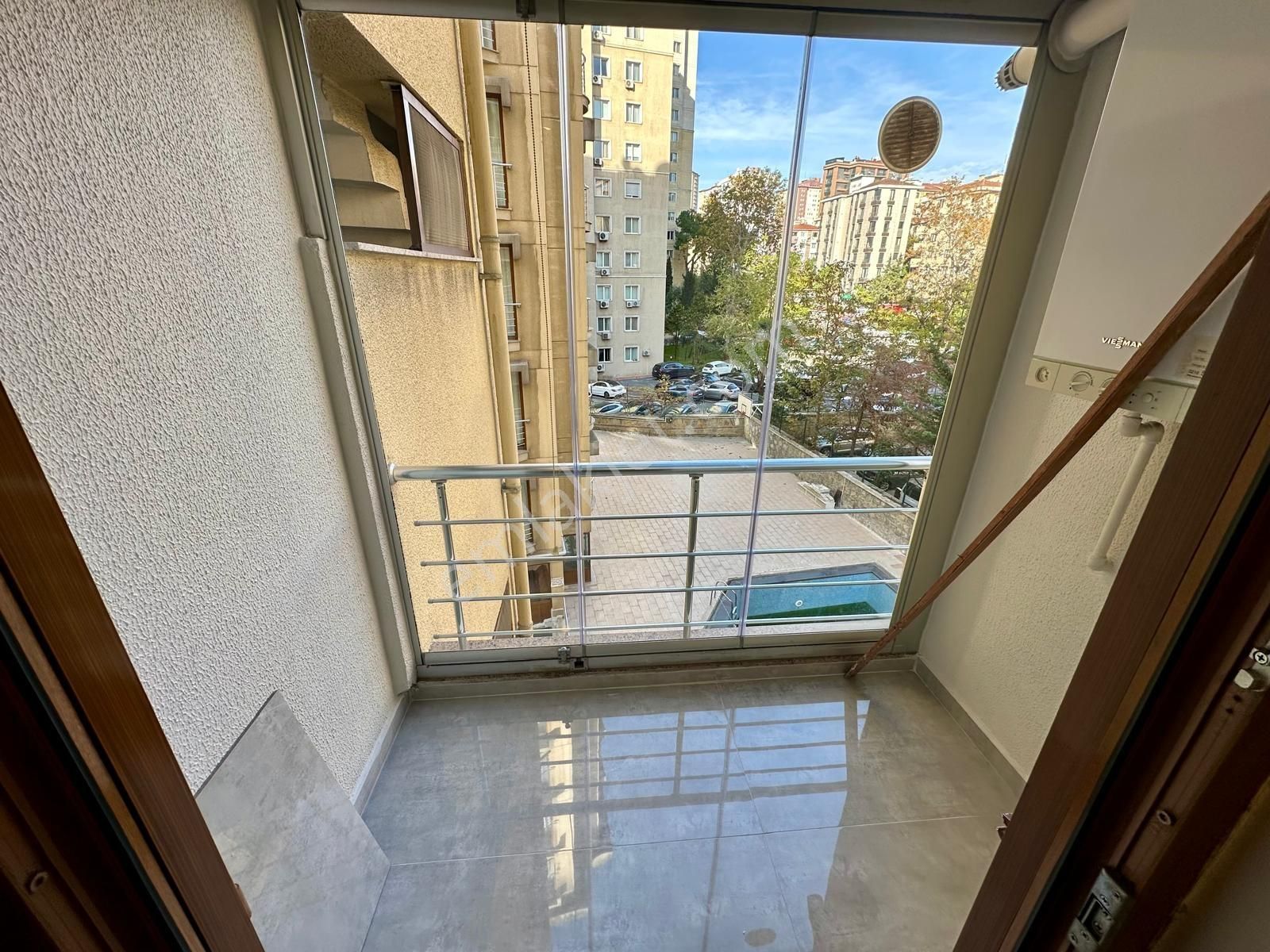 Kozyatağı Selimoğlu Sitesinde 7-24 Güvenlik Havuzlu 90m²net 3+1 - Görsel 9