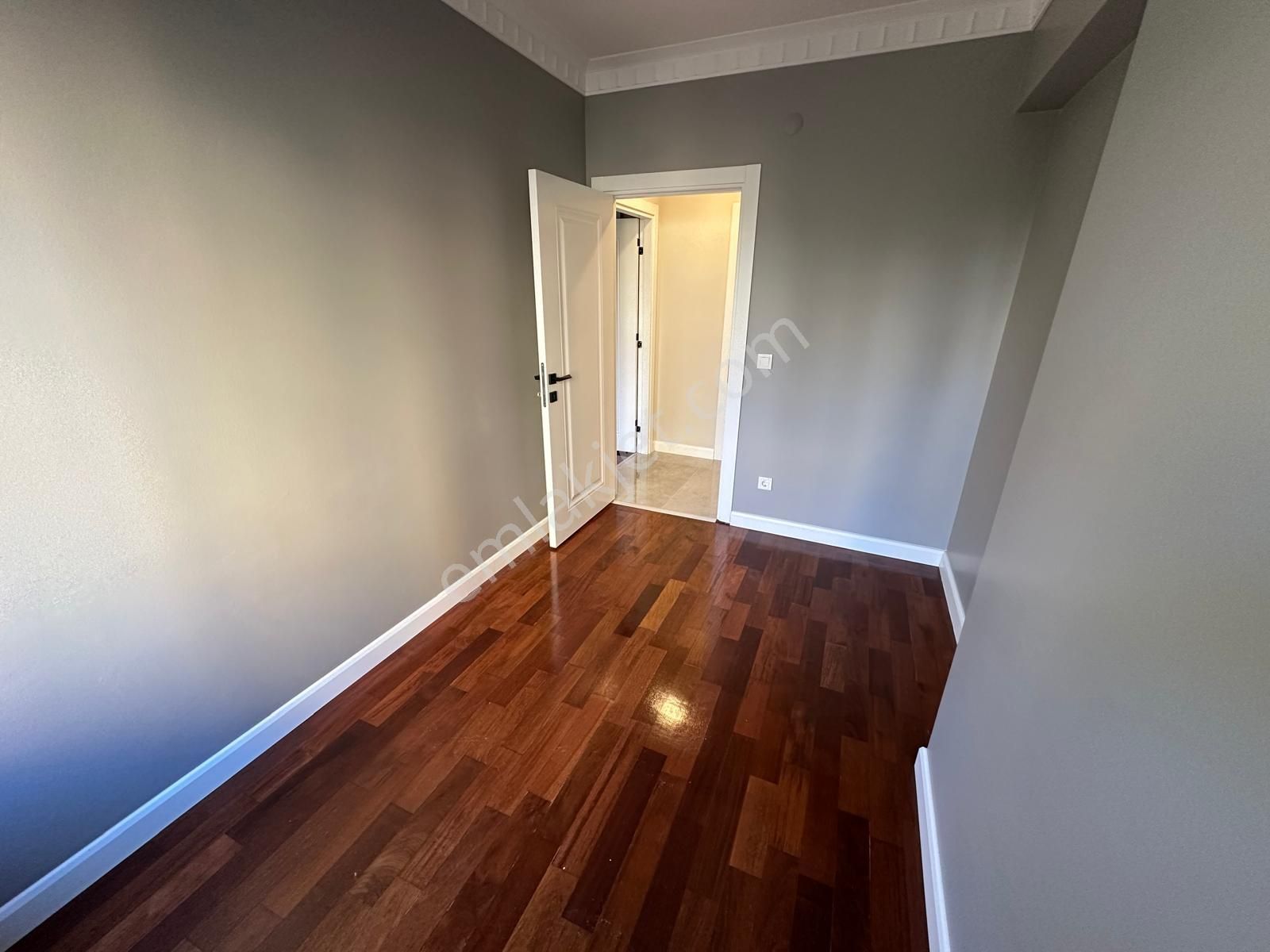 Kozyatağı Selimoğlu Sitesinde 7-24 Güvenlik Havuzlu 90m²net 3+1 - Görsel 26