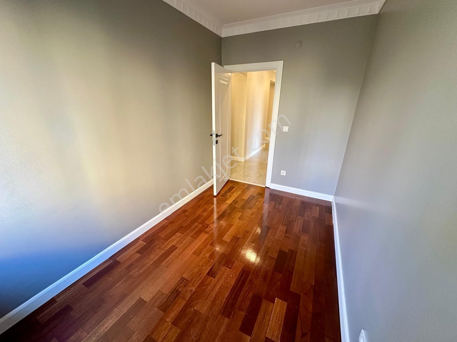 Kozyatağı Selimoğlu Sitesinde 7-24 Güvenlik Havuzlu 90m²net 3+1 - Görsel 17